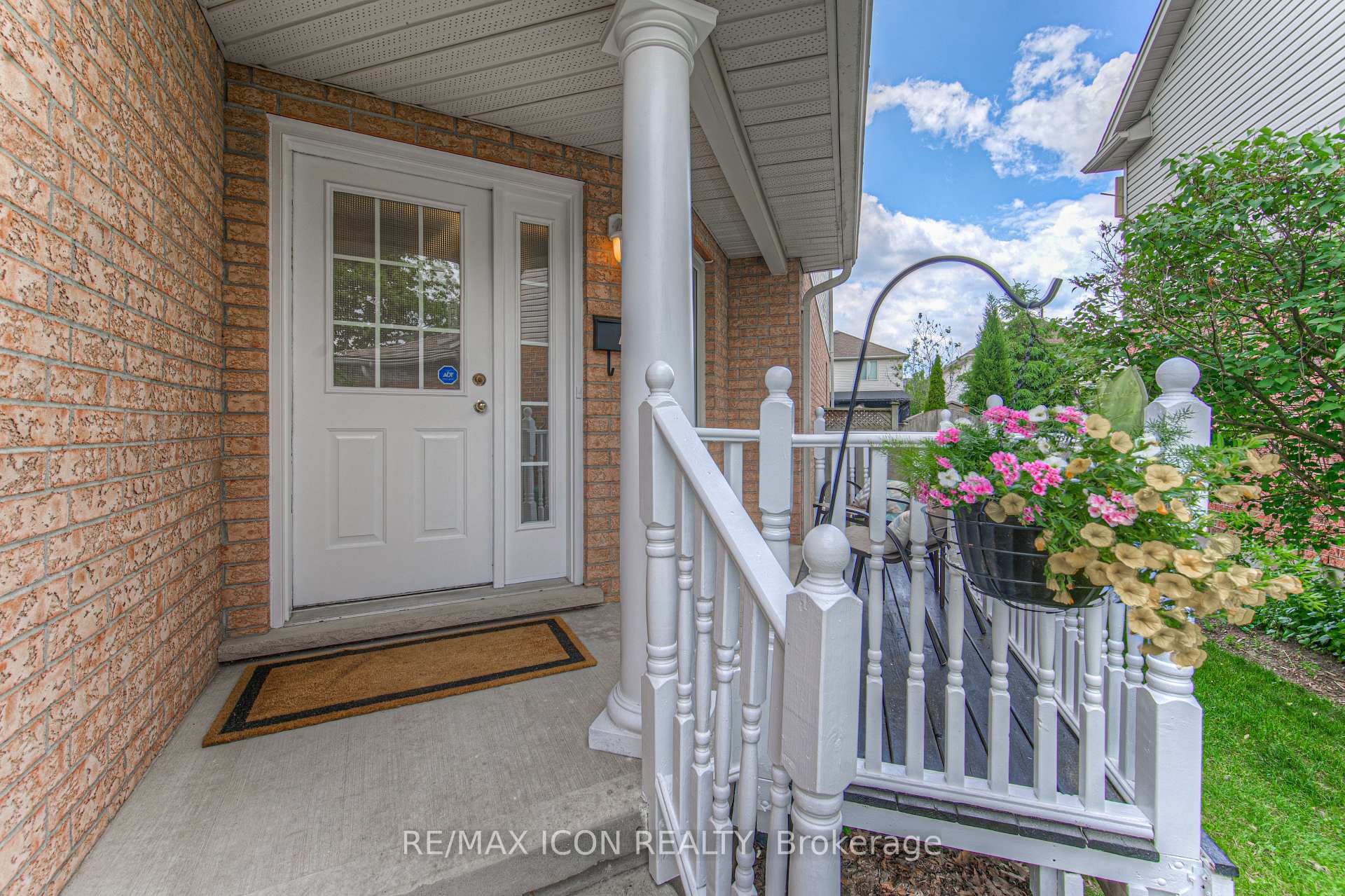 Photo 3 of 45 Bancroft Street, Kitchener — HOMEH