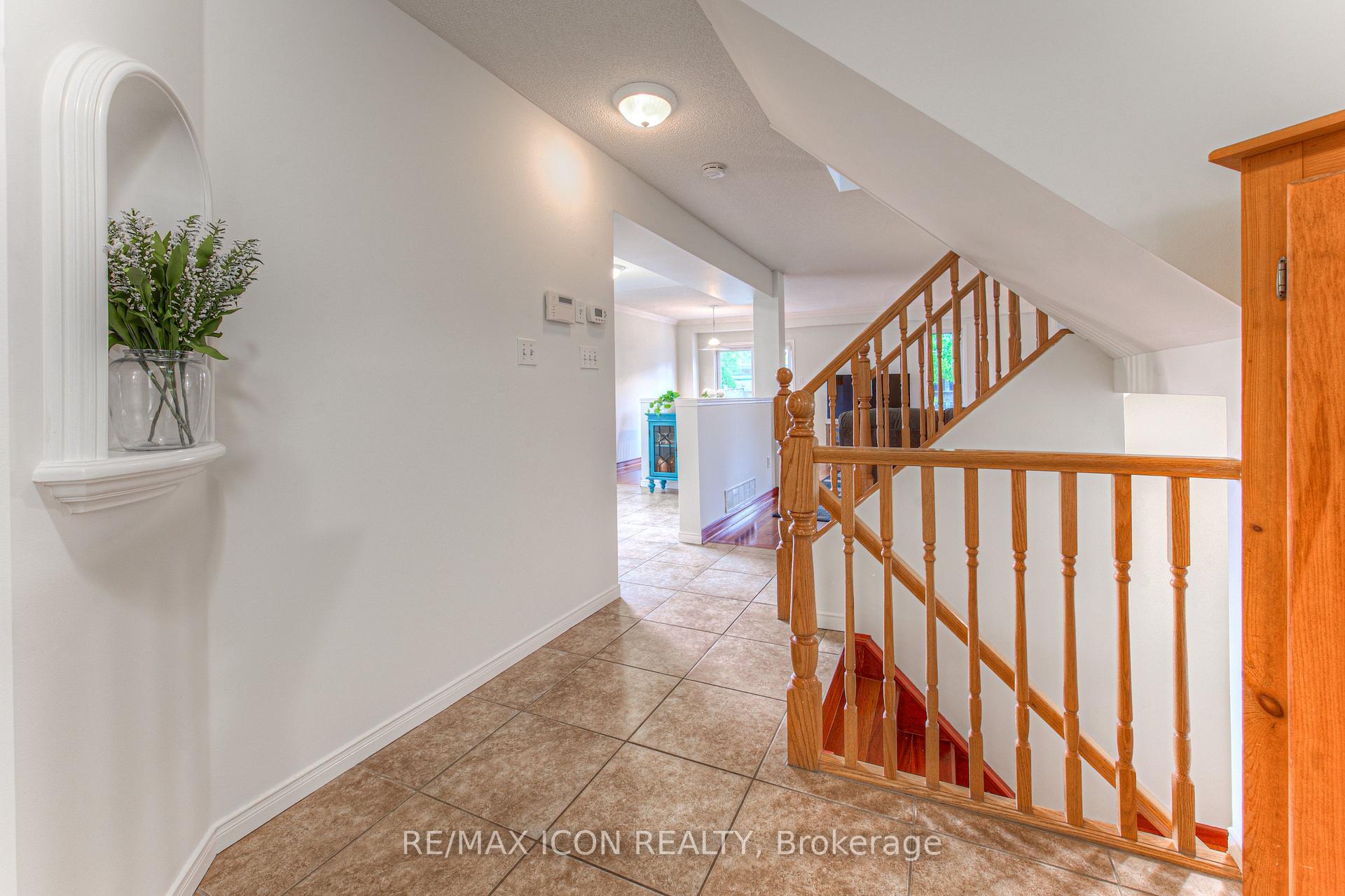 Photo 4 of 45 Bancroft Street, Kitchener — HOMEH