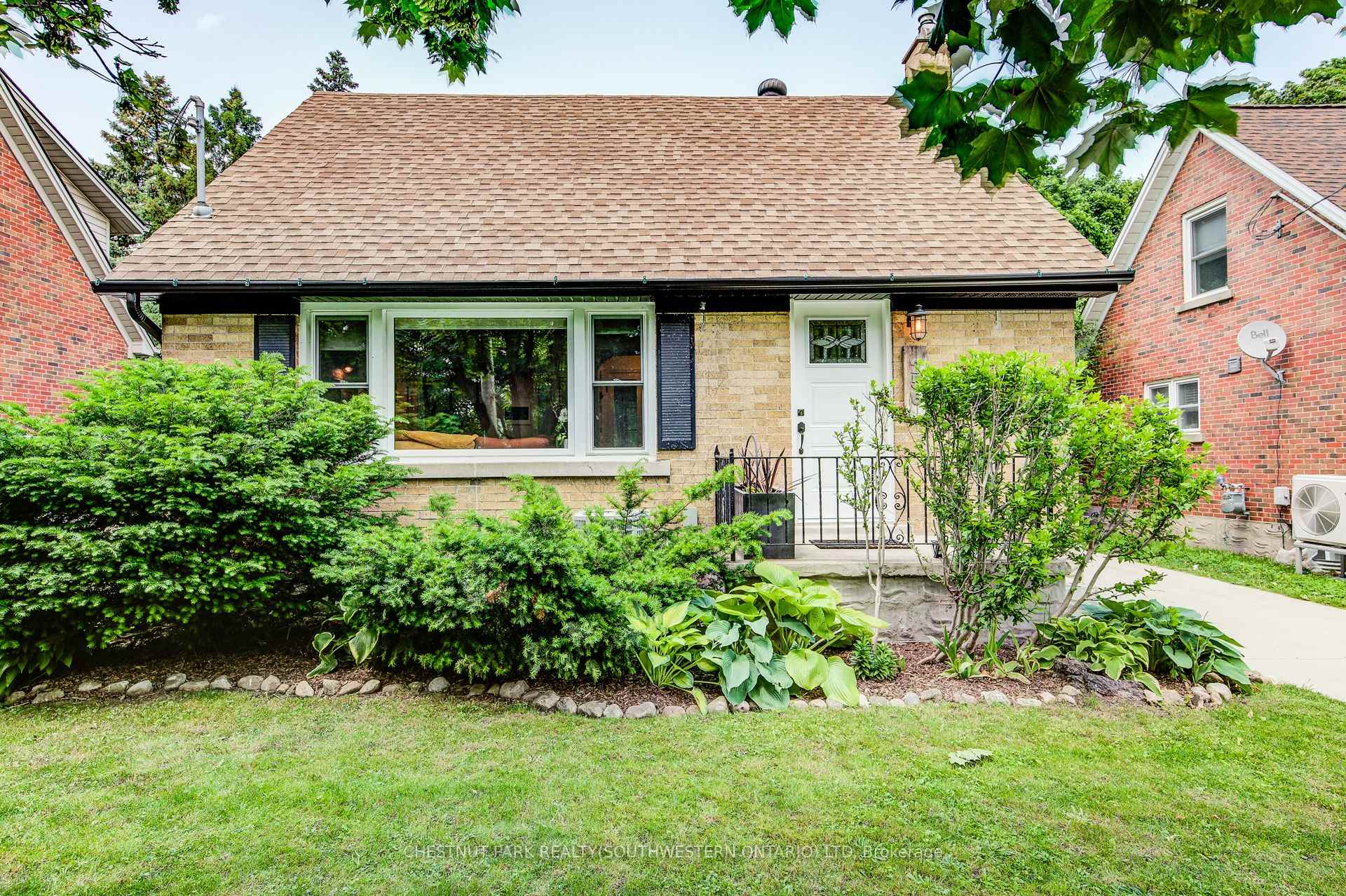 Photo 1 of 256 Mansion Street, Kitchener — HOMEH