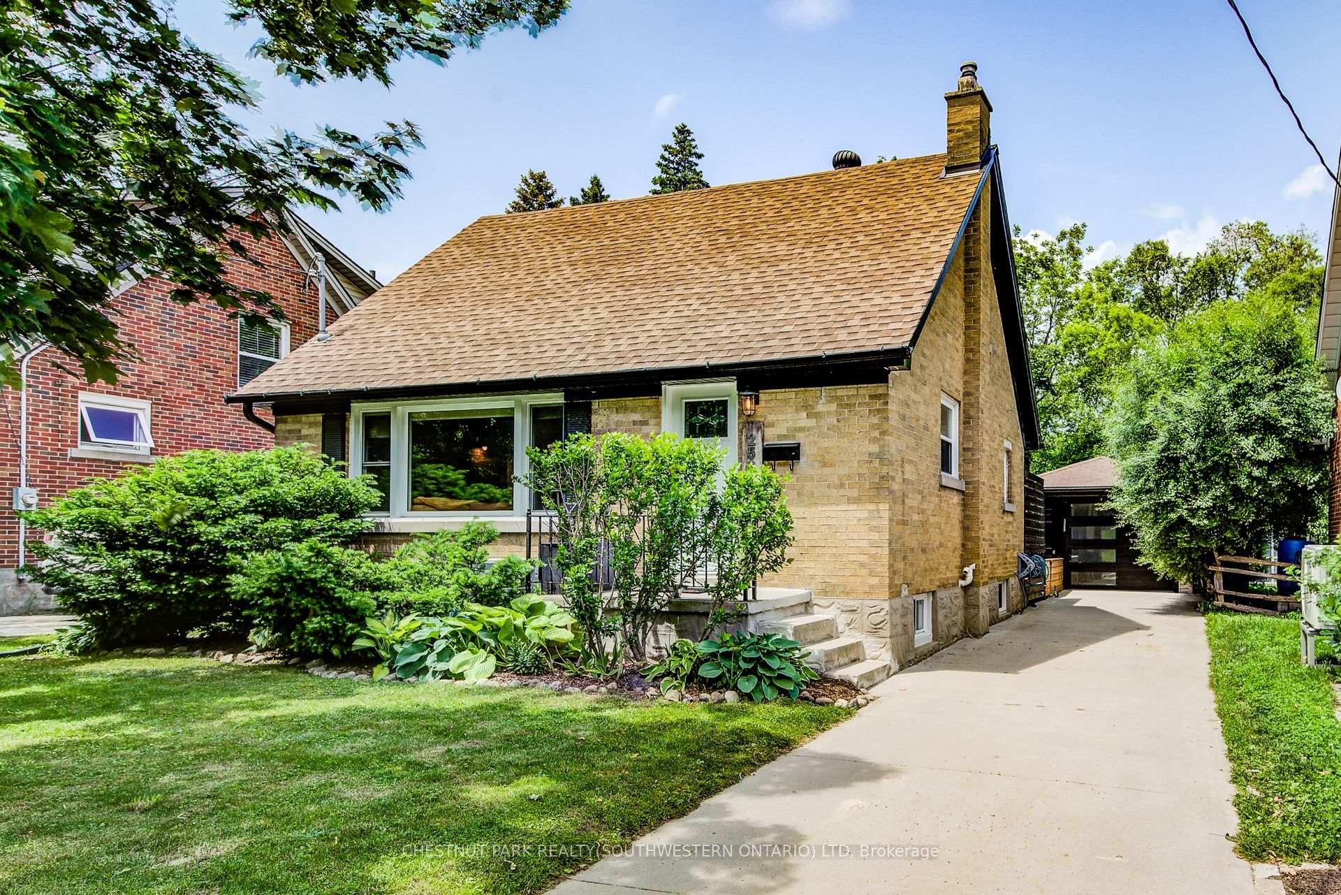 Photo 3 of 256 Mansion Street, Kitchener — HOMEH