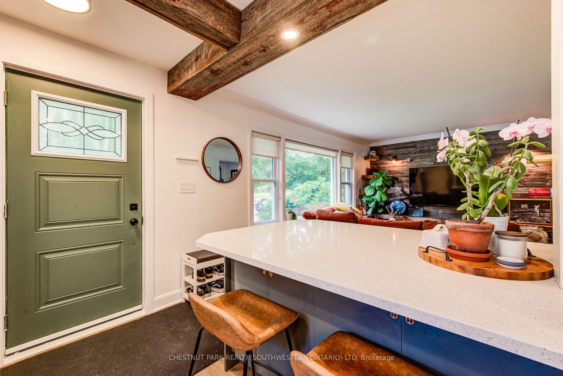 Photo 5 of 256 Mansion Street, Kitchener — HOMEH