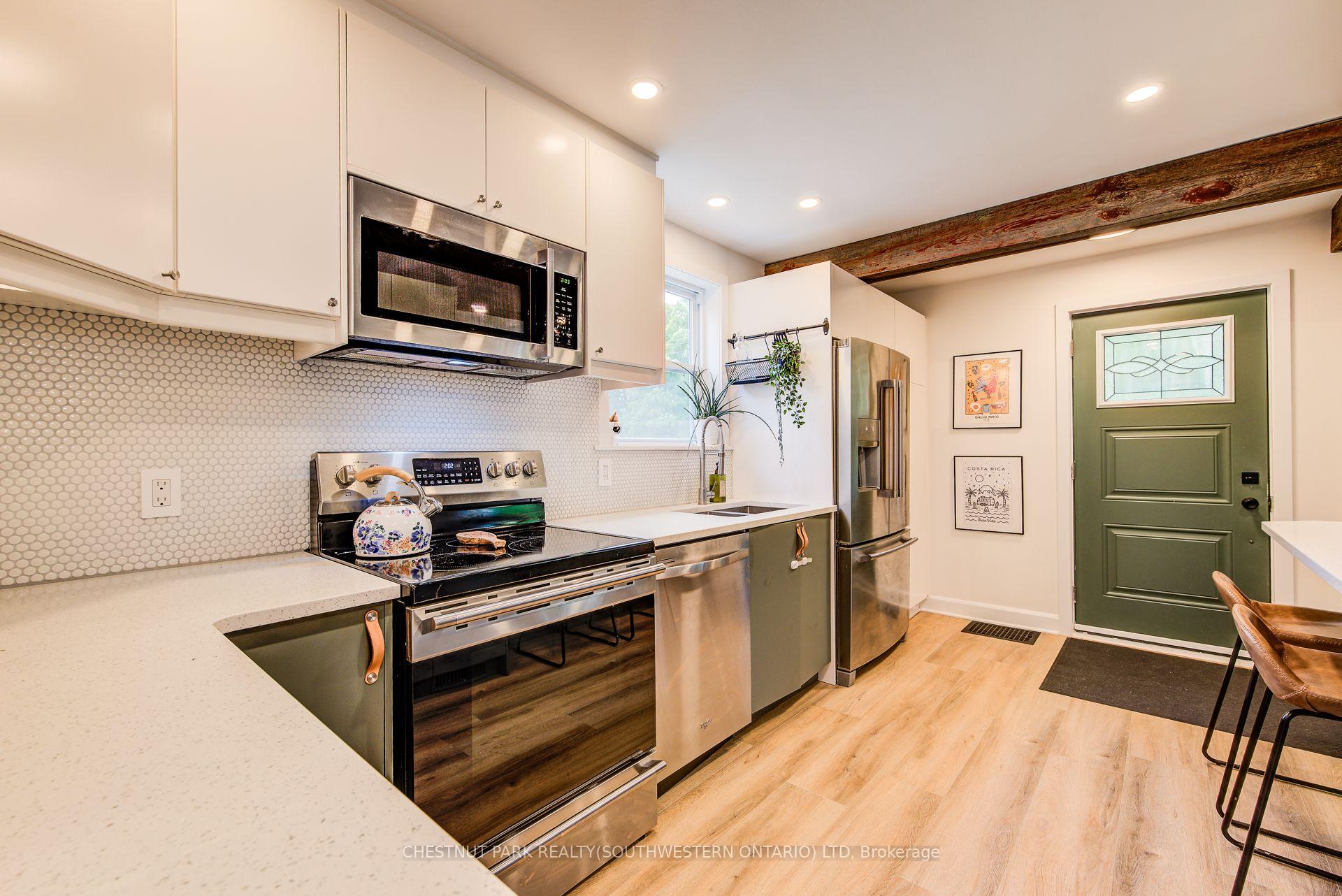 Photo 6 of 256 Mansion Street, Kitchener — HOMEH
