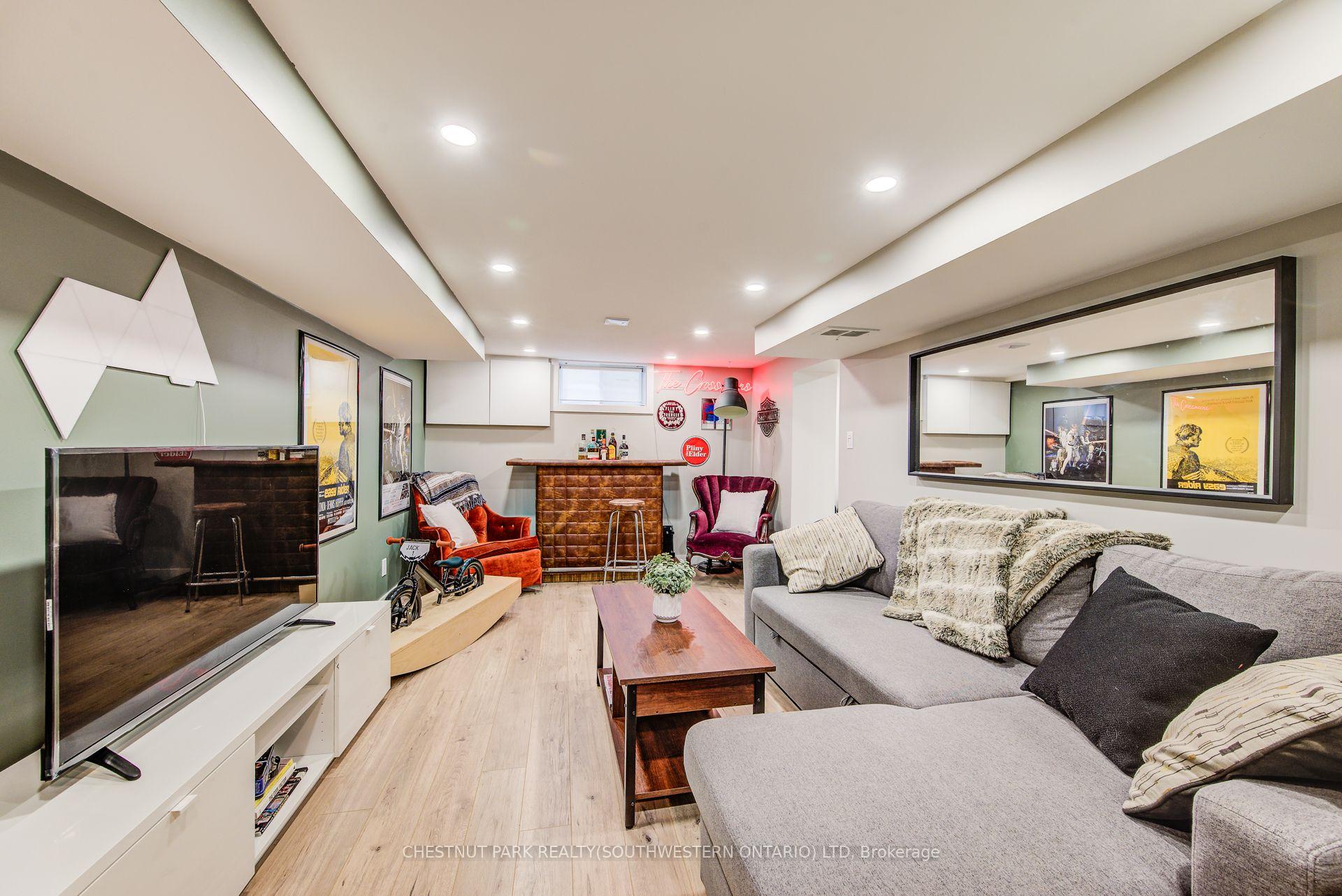 Photo 35 of 256 Mansion Street, Kitchener — HOMEH