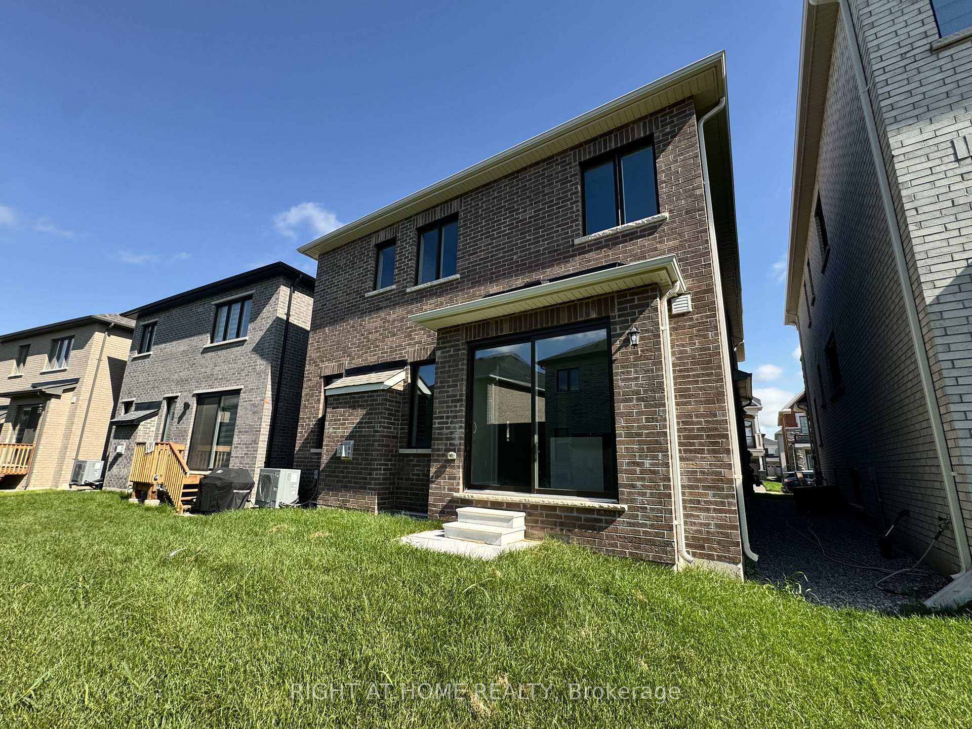Photo 48 of 1267 Temperance Crescent, Milton, Bowes — HOMEH