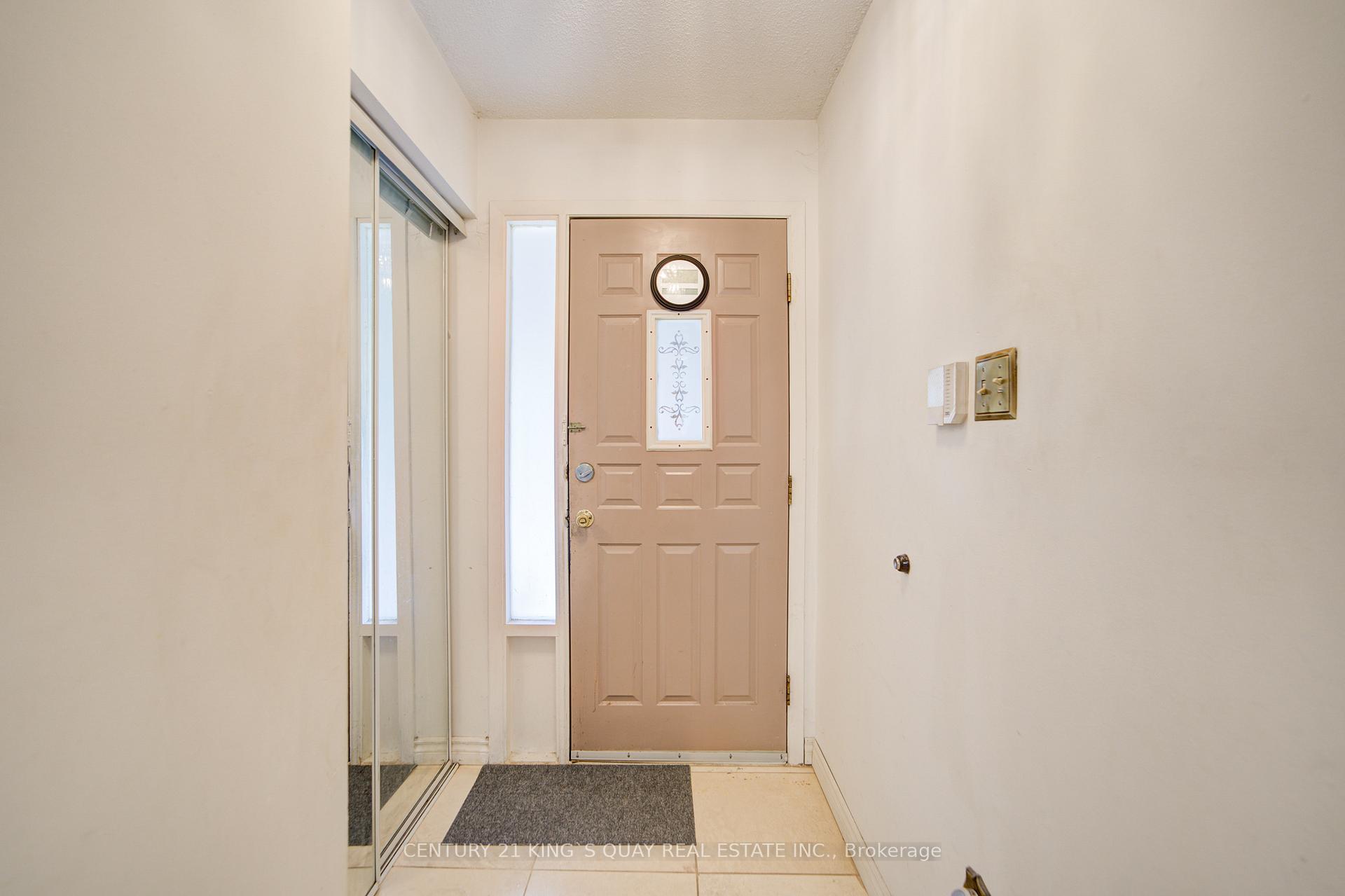 Photo 4 of 6 Cottsmore Crescent, Markham, Milliken Mills West — HOMEH
