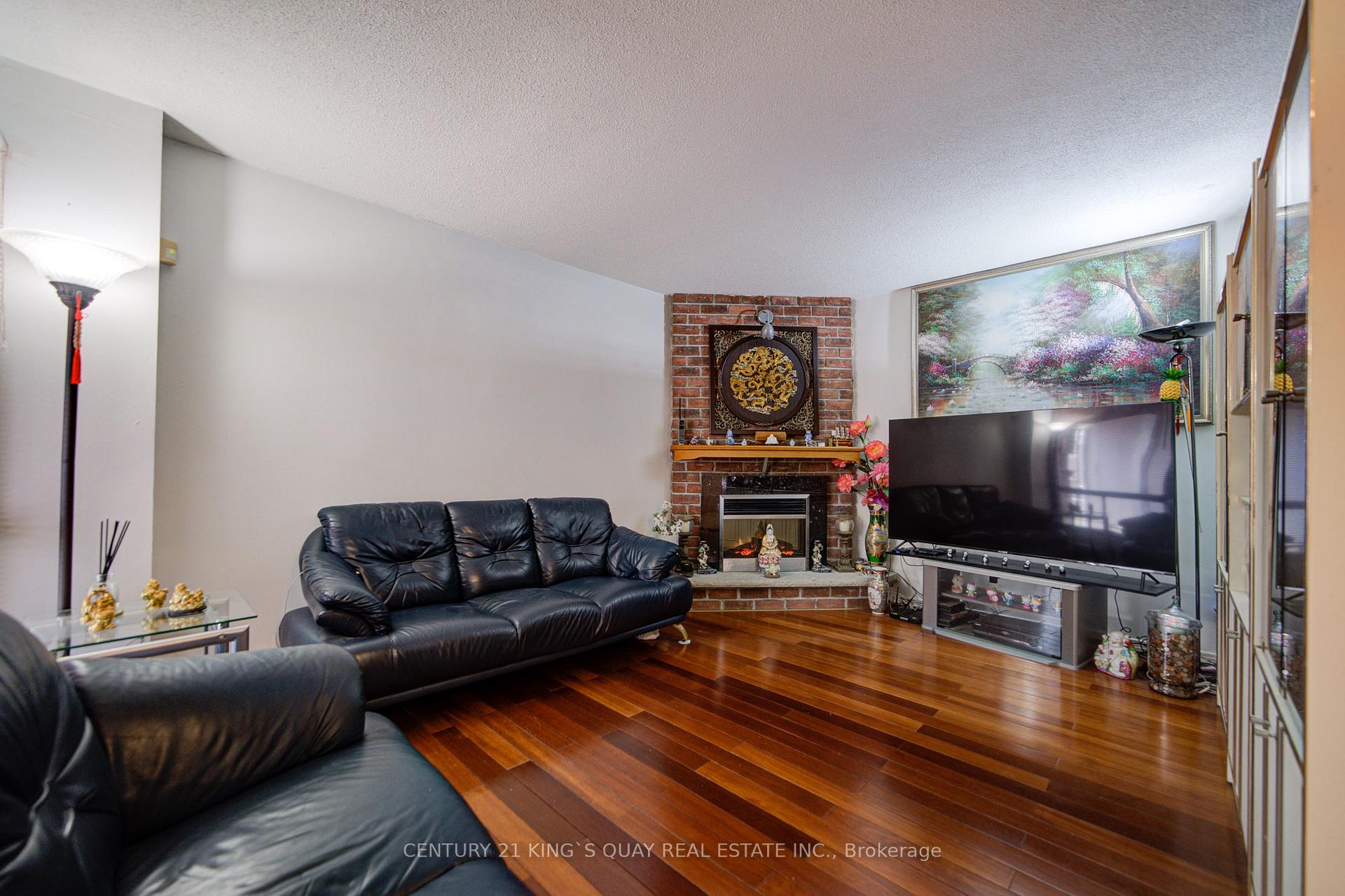 Photo 9 of 6 Cottsmore Crescent, Markham, Milliken Mills West — HOMEH