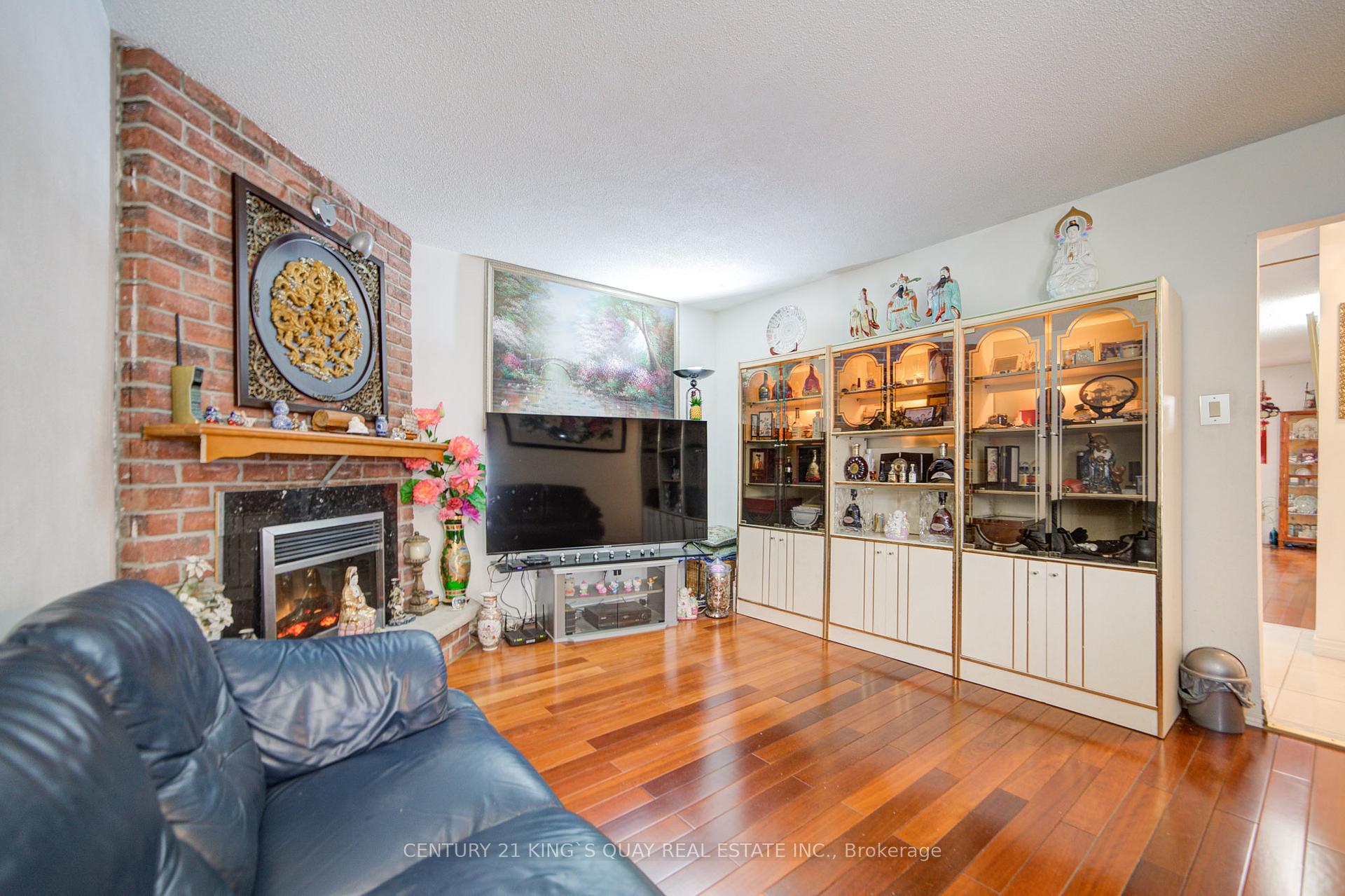 Photo 10 of 6 Cottsmore Crescent, Markham, Milliken Mills West — HOMEH