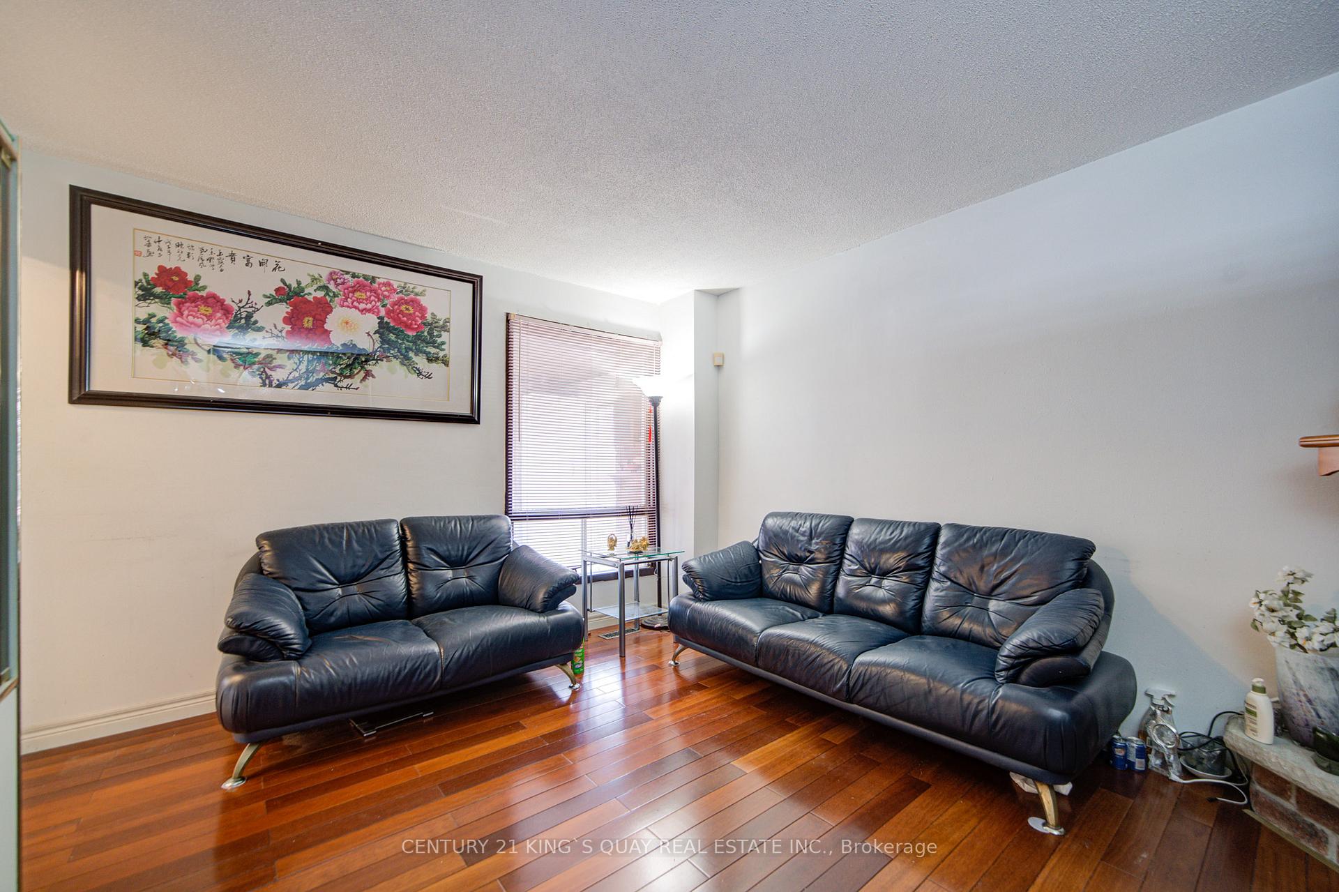 Photo 11 of 6 Cottsmore Crescent, Markham, Milliken Mills West — HOMEH