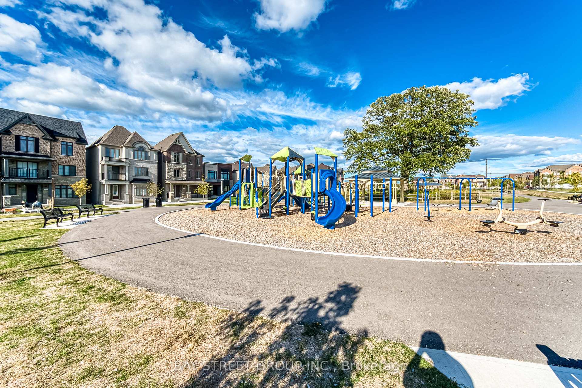 Photo 4 of 7 Kohn Lane, Markham, Angus Glen — HOMEH