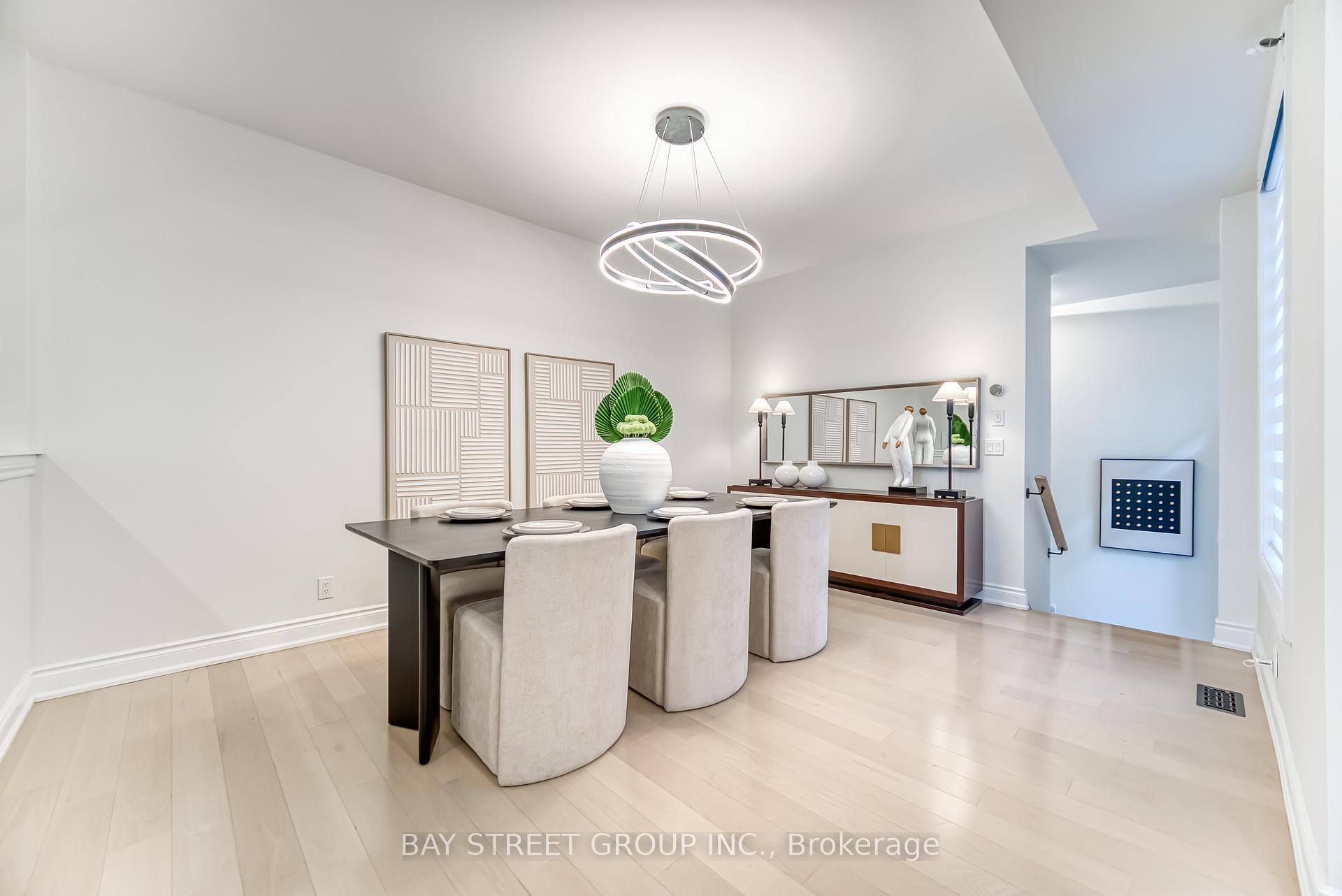 Photo 10 of 7 Kohn Lane, Markham, Angus Glen — HOMEH