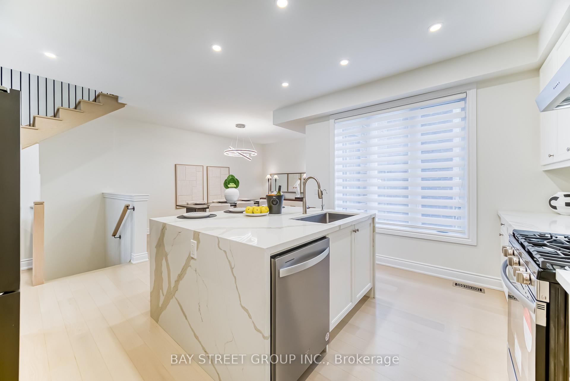Photo 17 of 7 Kohn Lane, Markham, Angus Glen — HOMEH