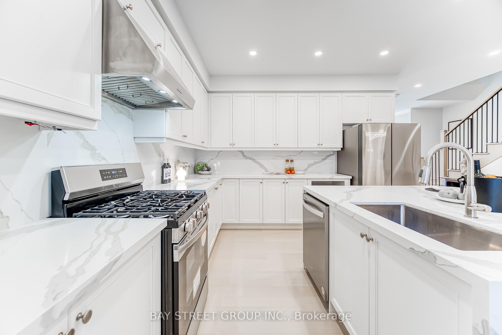 Photo 18 of 7 Kohn Lane, Markham, Angus Glen — HOMEH