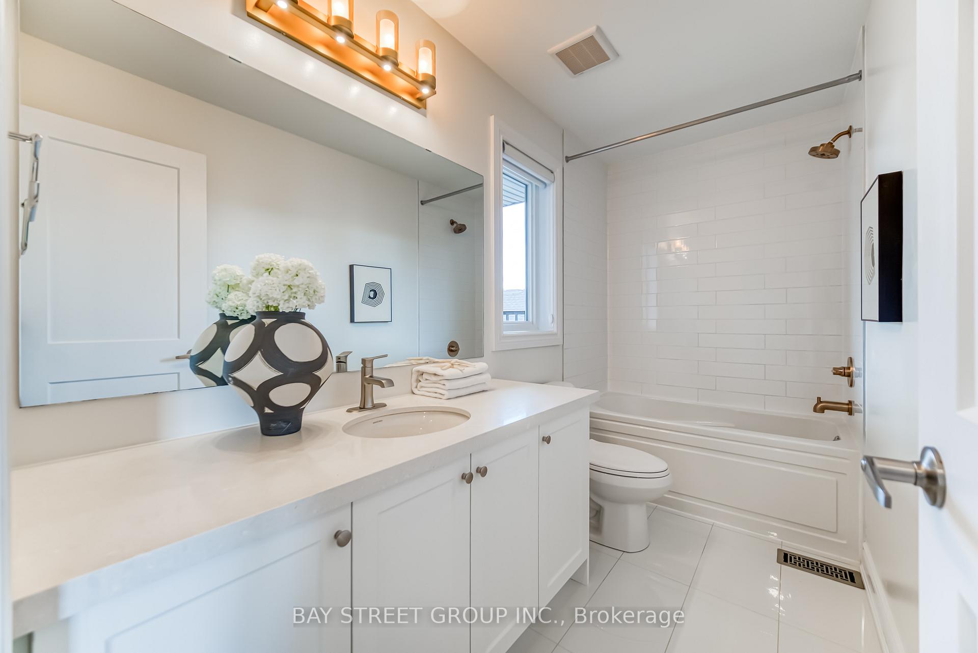 Photo 37 of 7 Kohn Lane, Markham, Angus Glen — HOMEH