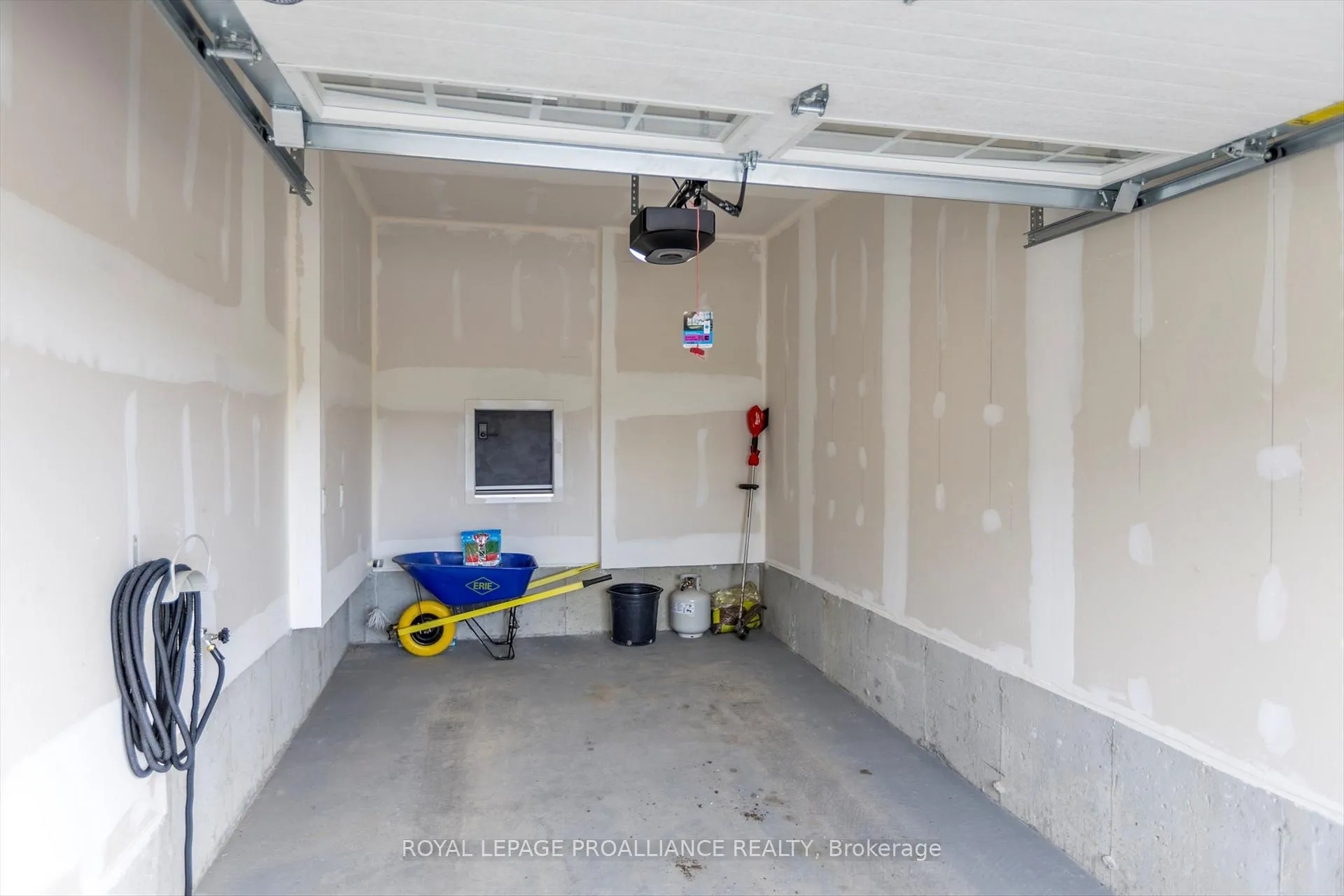 Photo 40 of 115 Pike Street, Peterborough, Monaghan Ward 2 — HOMEH