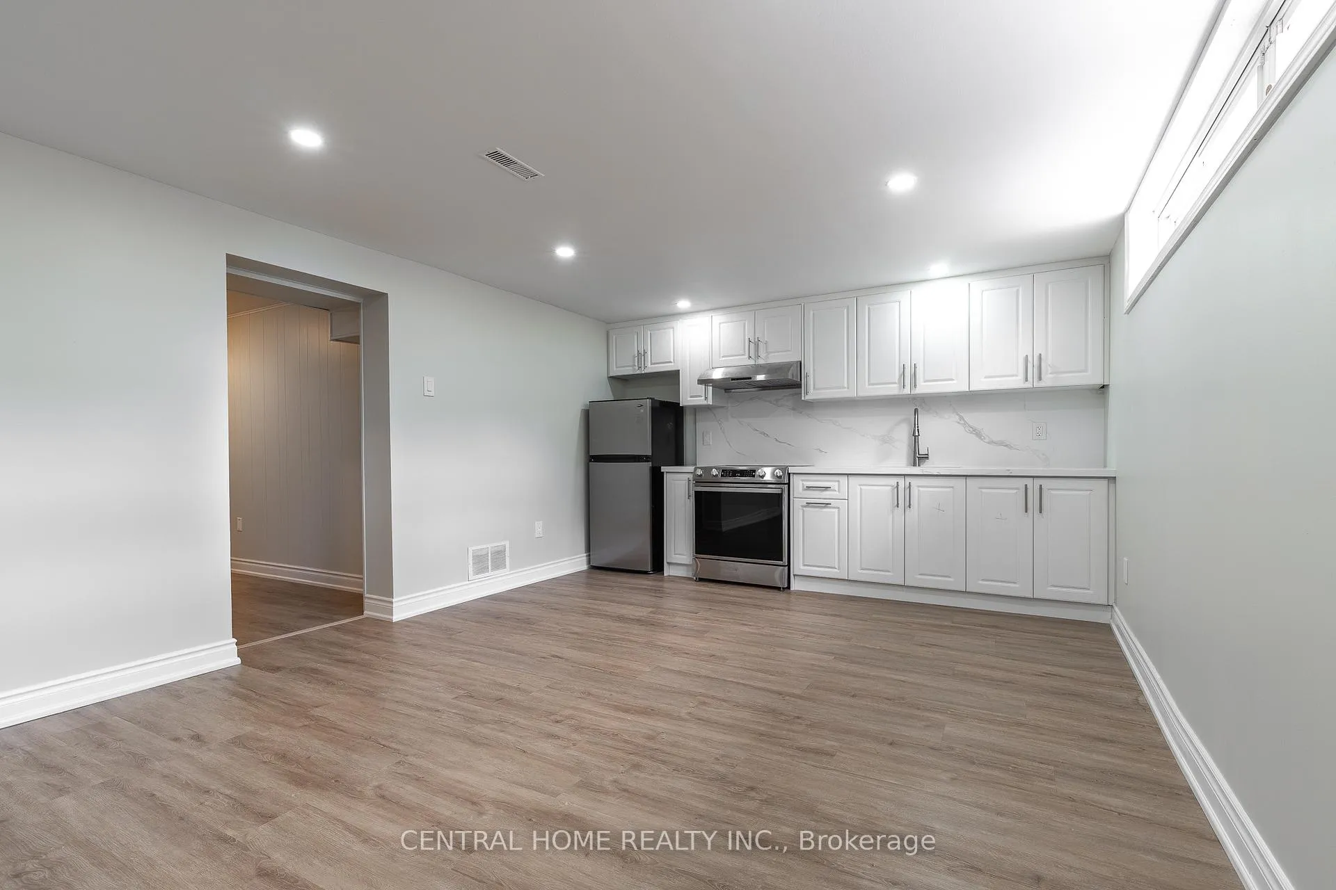 Photo 3 of Unit Bsmt, 17 Alanadale Avenue, Markham, Bullock — HOMEH