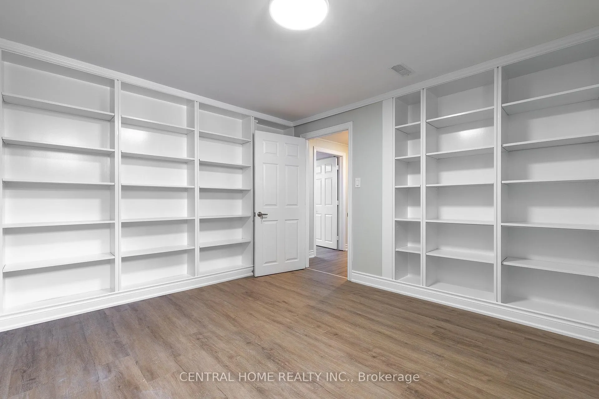 Photo 10 of Unit Bsmt, 17 Alanadale Avenue, Markham, Bullock — HOMEH