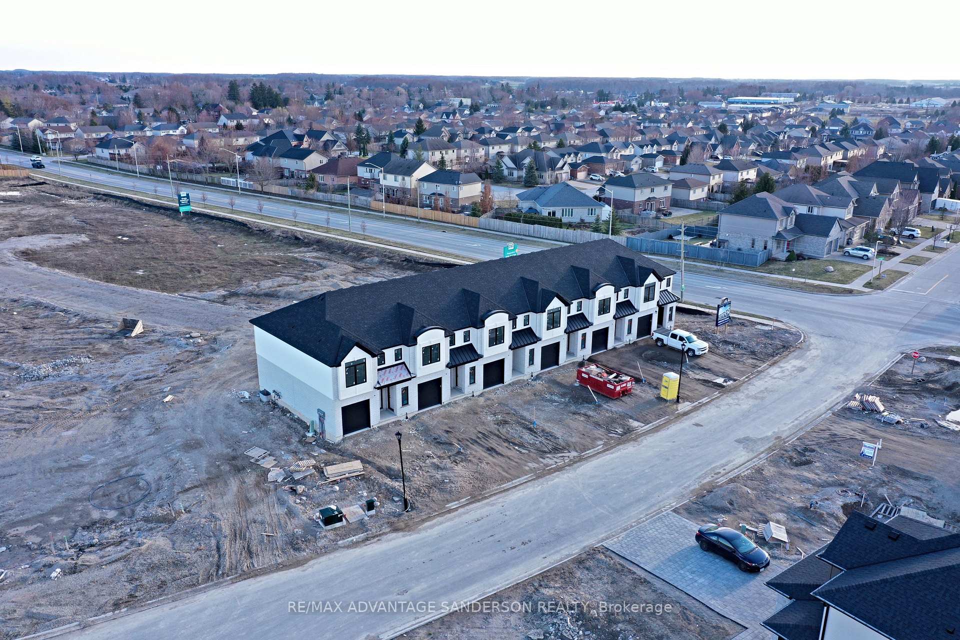 Photo 11 of 205 Bowman Drive, Middlesex Centre, Ilderton — HOMEH