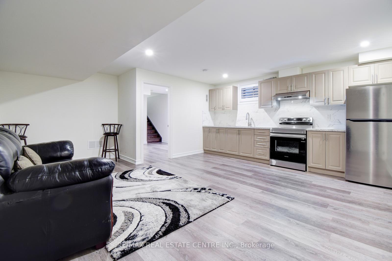 Photo 4 of 1369 Farmstead Drive, Milton, Ford — HOMEH