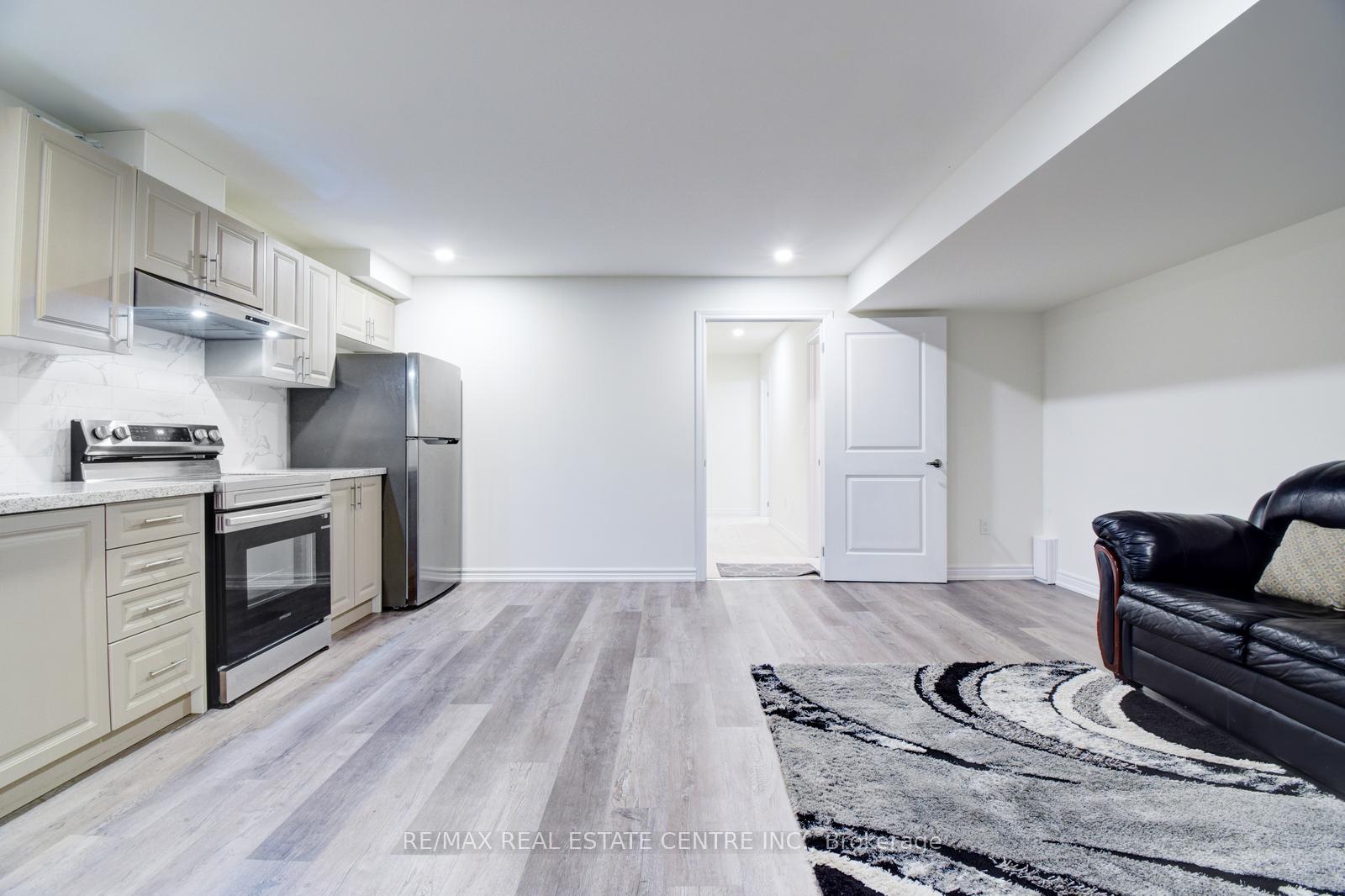 Photo 5 of 1369 Farmstead Drive, Milton, Ford — HOMEH