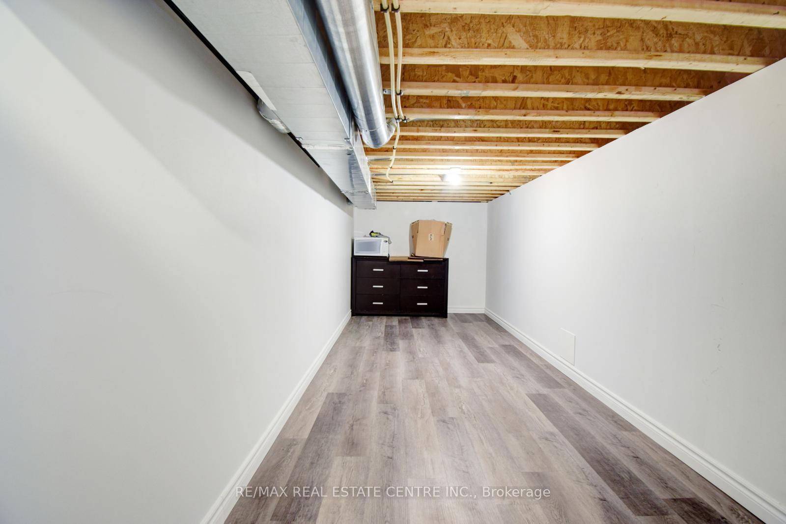 Photo 11 of 1369 Farmstead Drive, Milton, Ford — HOMEH