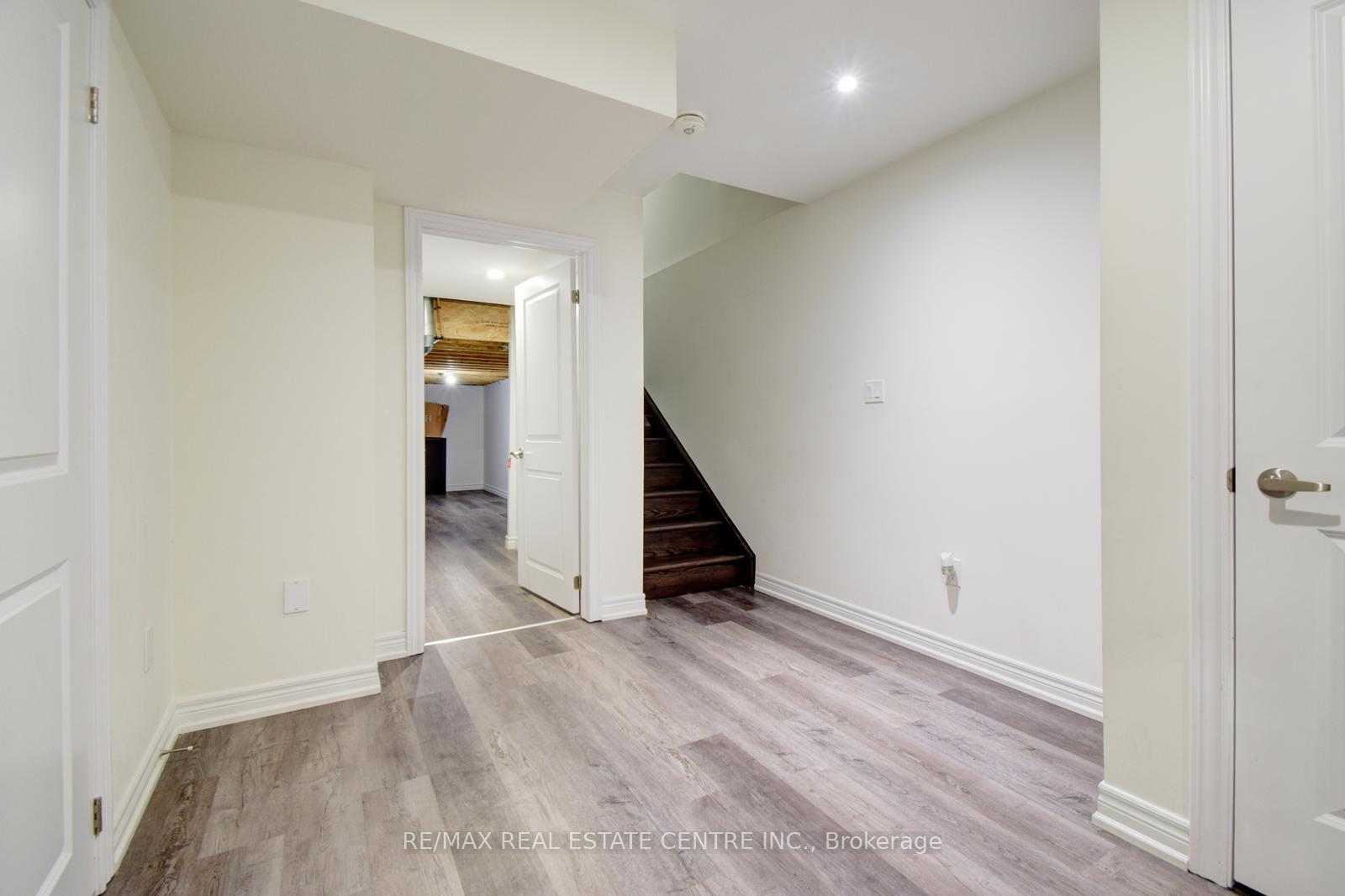 Photo 13 of 1369 Farmstead Drive, Milton, Ford — HOMEH