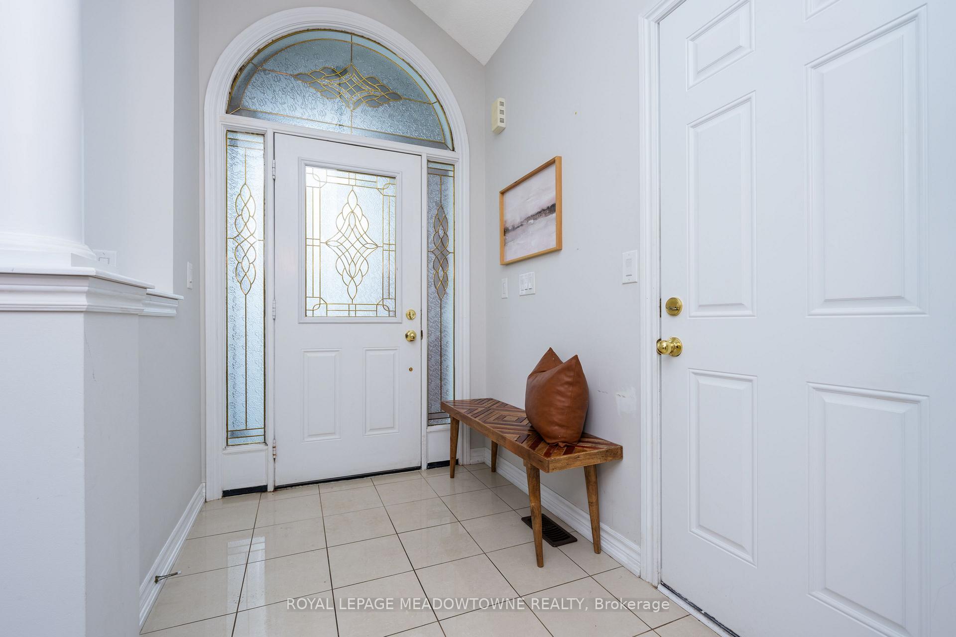 Photo 6 of 195 Minto Crescent, Milton, Willmott — HOMEH