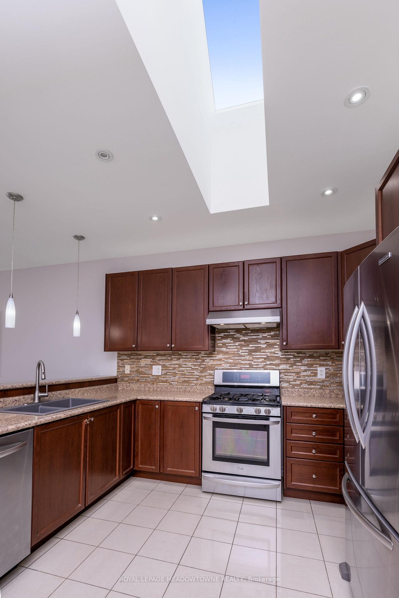 Photo 16 of 195 Minto Crescent, Milton, Willmott — HOMEH