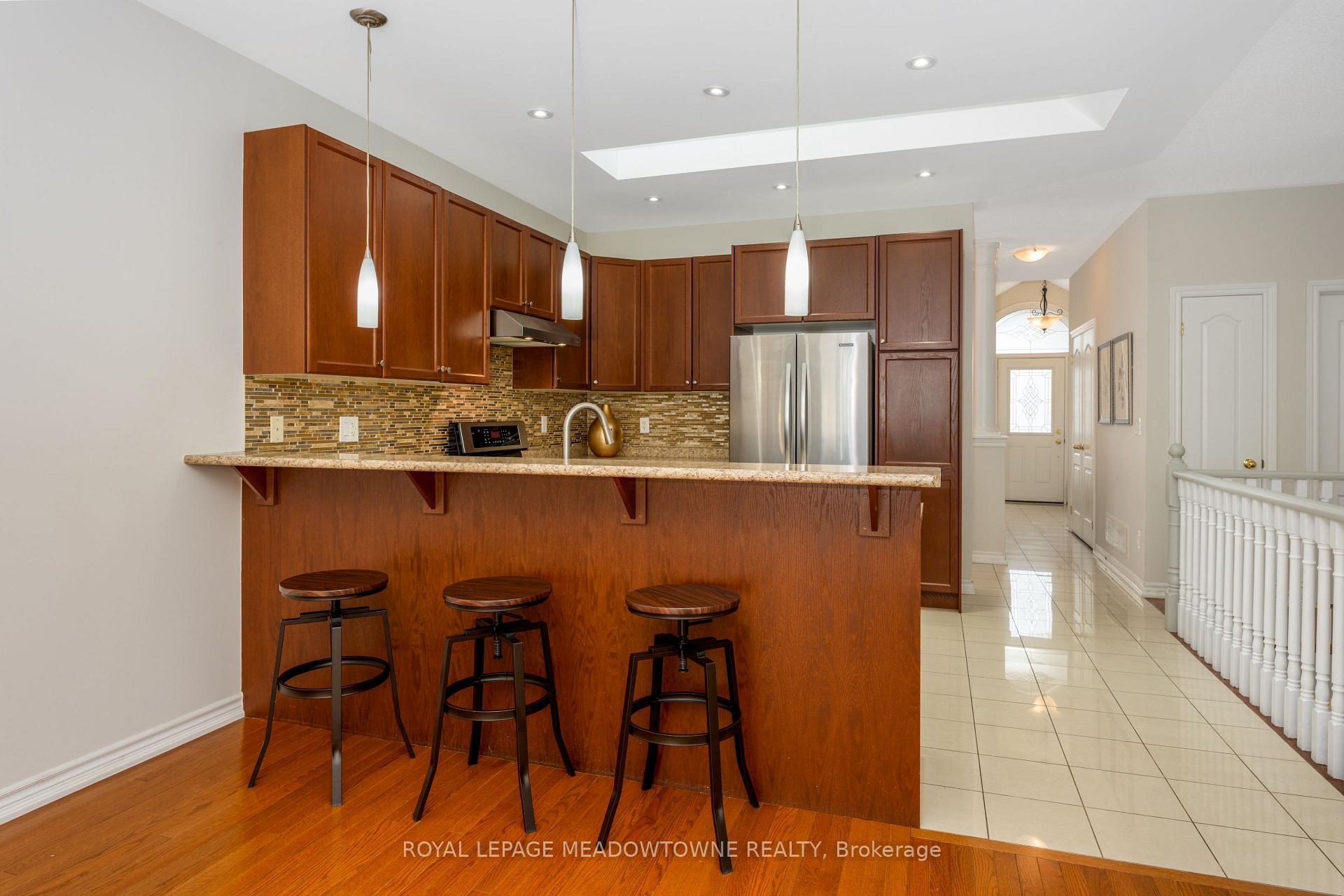 Photo 17 of 195 Minto Crescent, Milton, Willmott — HOMEH