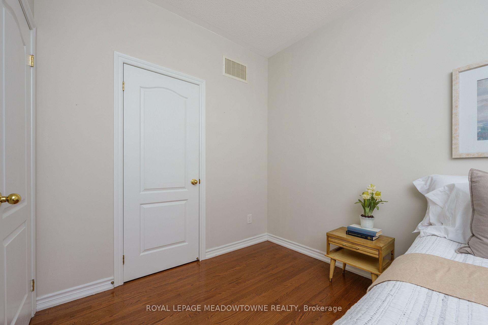 Photo 31 of 195 Minto Crescent, Milton, Willmott — HOMEH