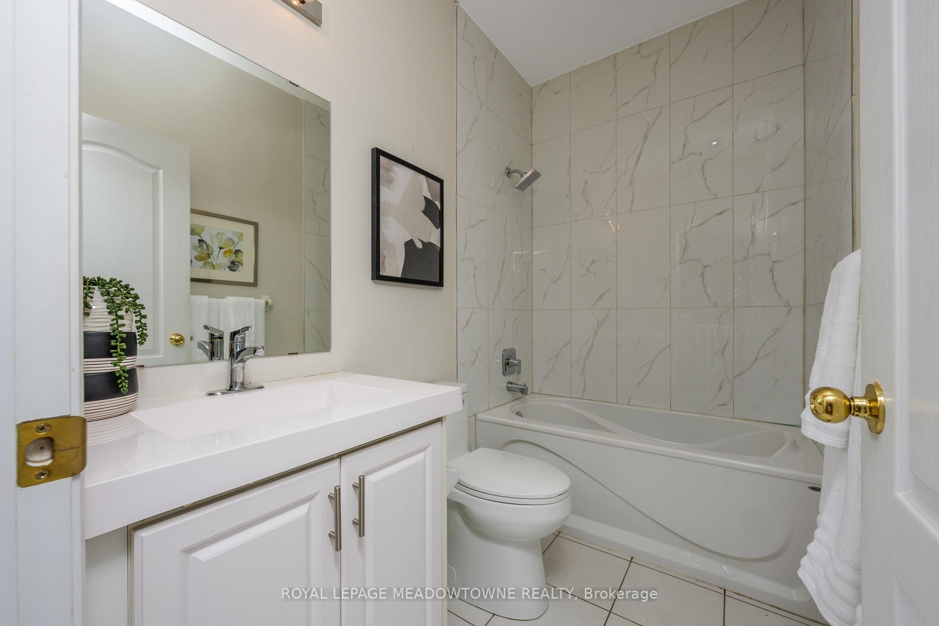 Photo 32 of 195 Minto Crescent, Milton, Willmott — HOMEH