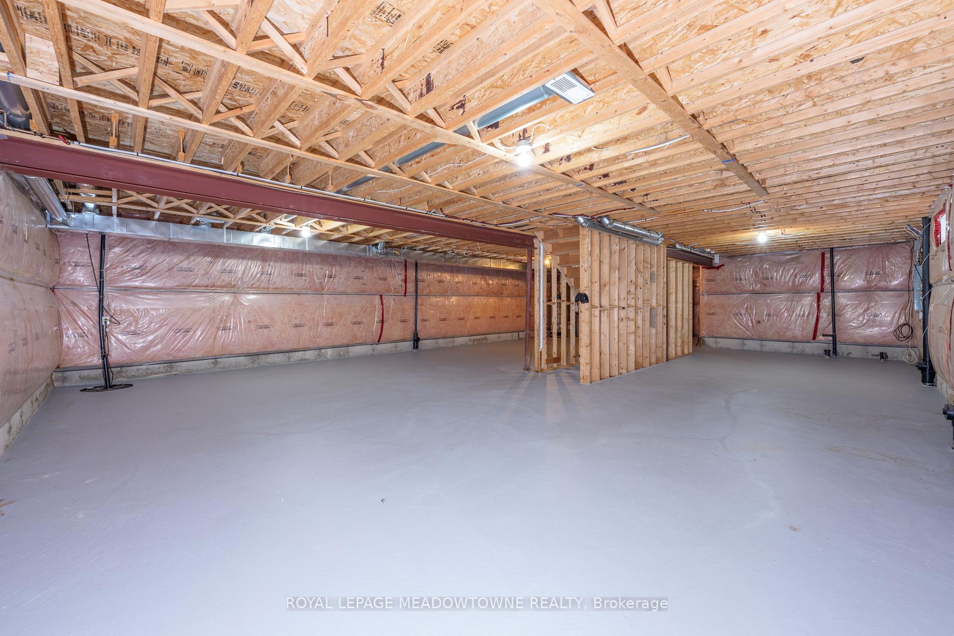 Photo 36 of 195 Minto Crescent, Milton, Willmott — HOMEH