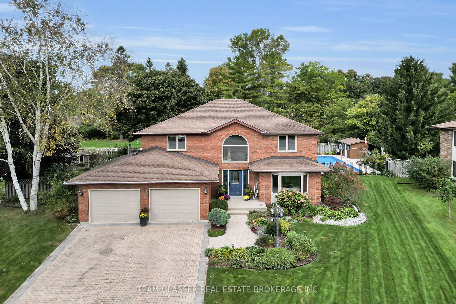 Front of 33 Hillcrest Court