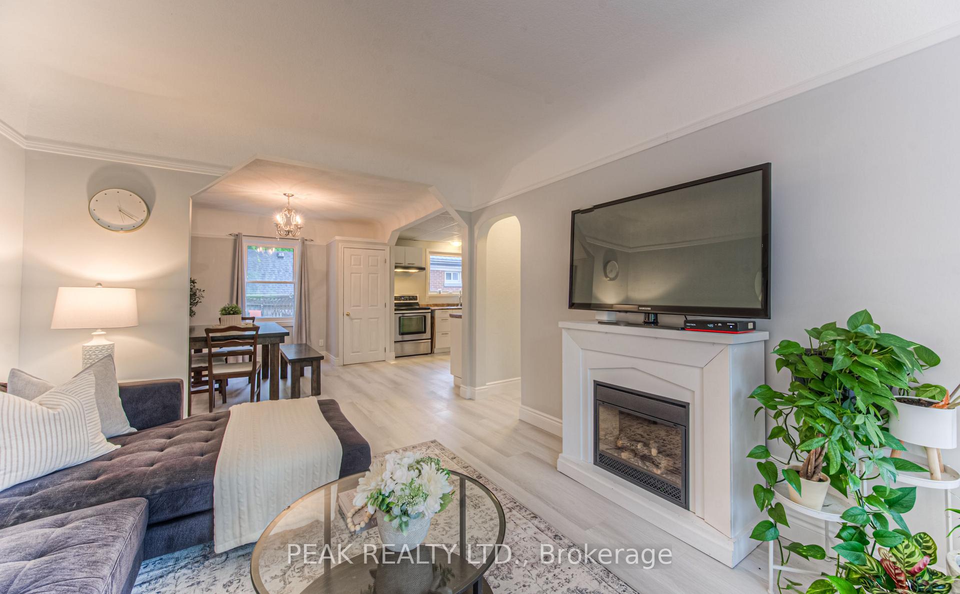 Photo 12 of 19 Ellis Avenue, Kitchener — HOMEH