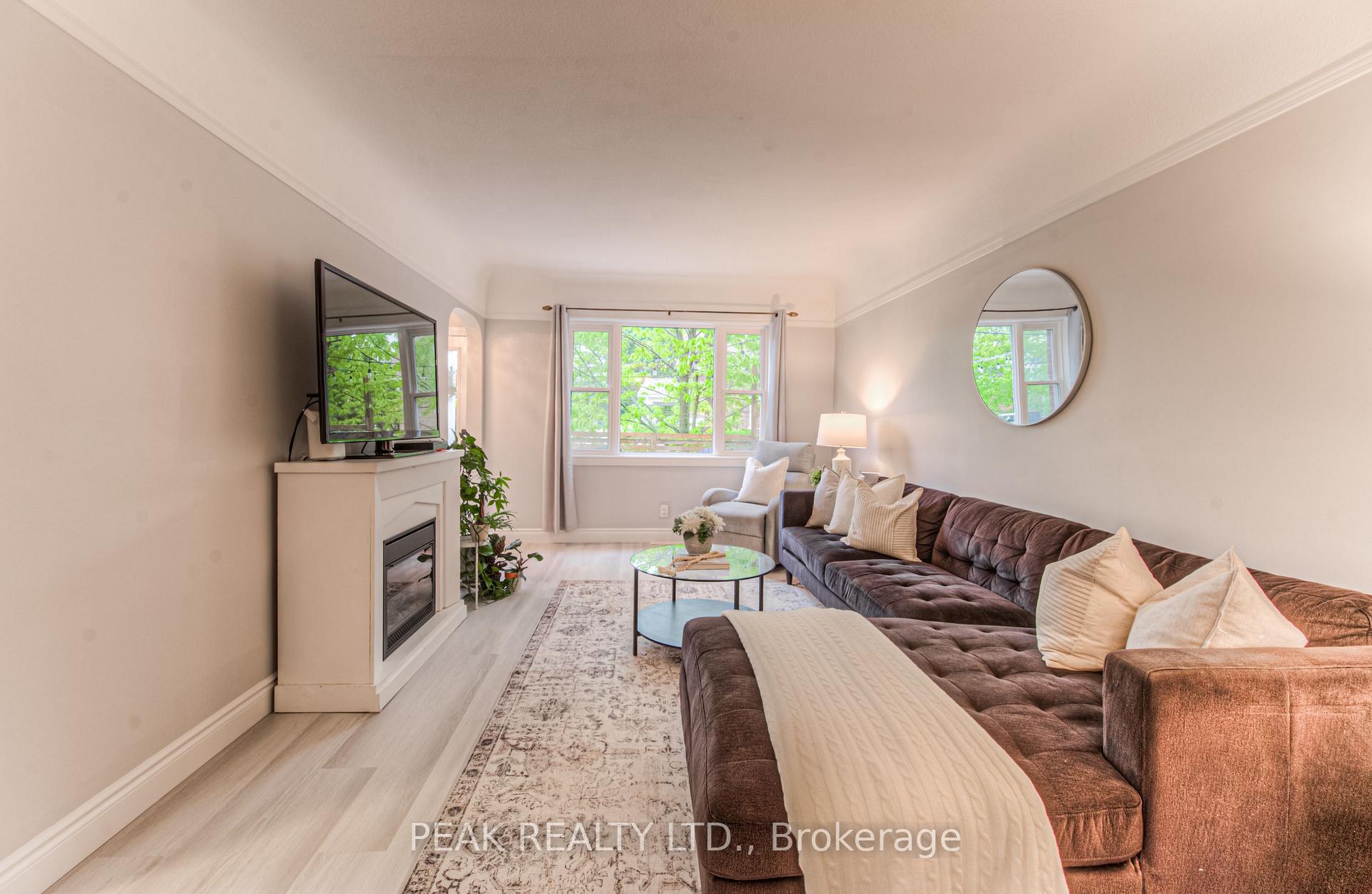 Photo 23 of 19 Ellis Avenue, Kitchener — HOMEH