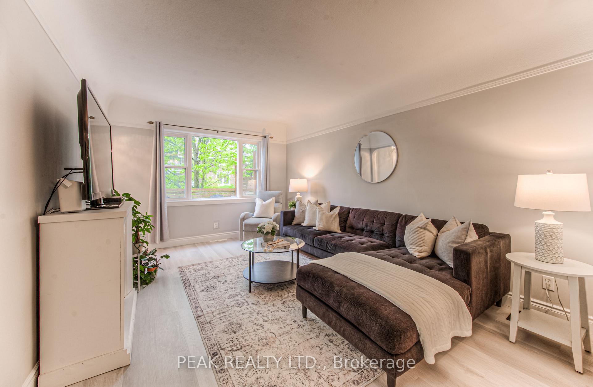 Photo 24 of 19 Ellis Avenue, Kitchener — HOMEH