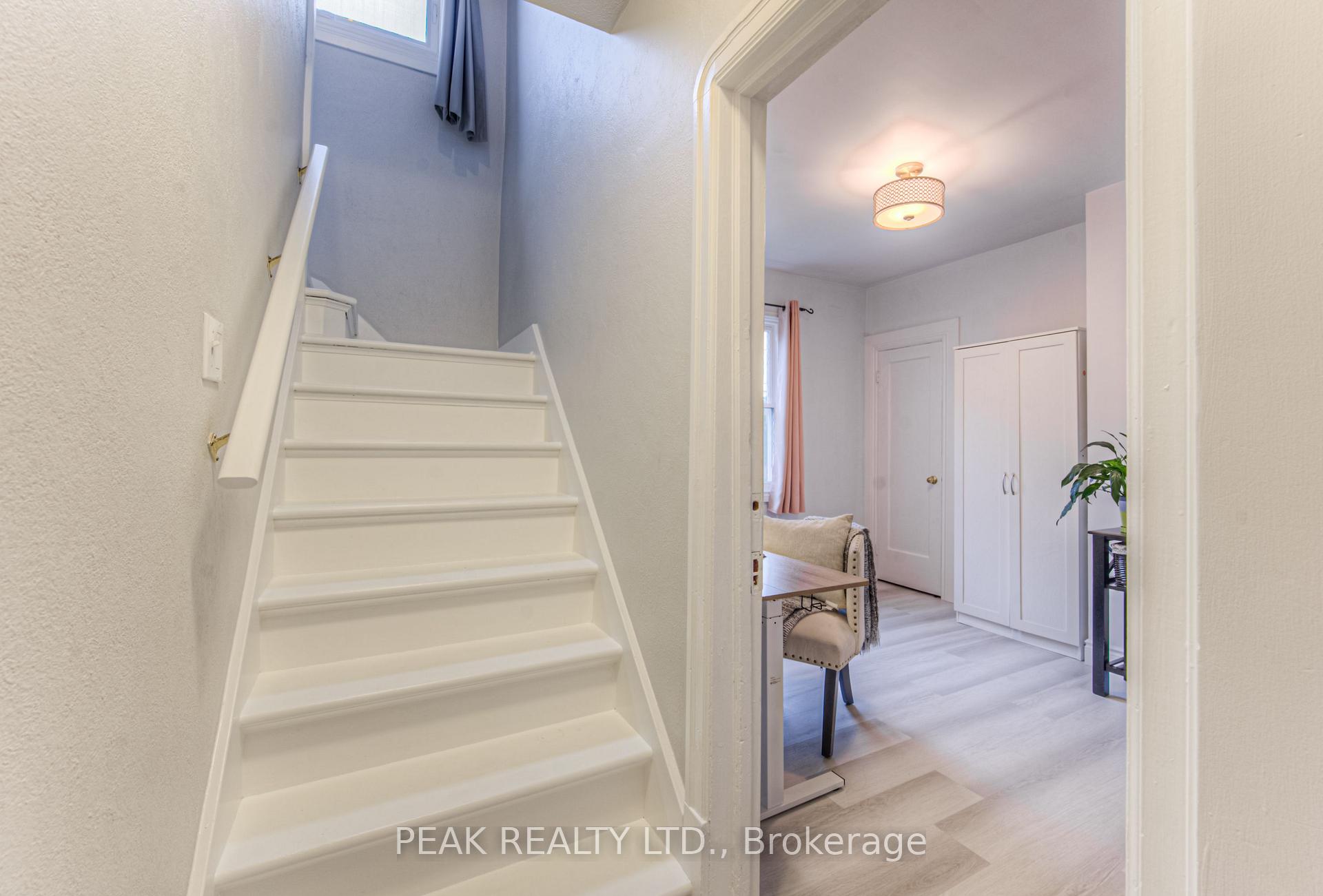 Photo 26 of 19 Ellis Avenue, Kitchener — HOMEH