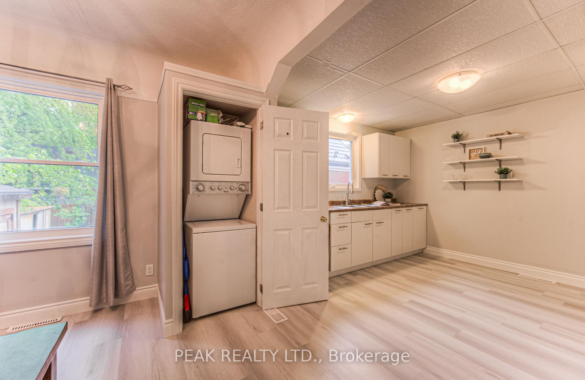 Photo 27 of 19 Ellis Avenue, Kitchener — HOMEH