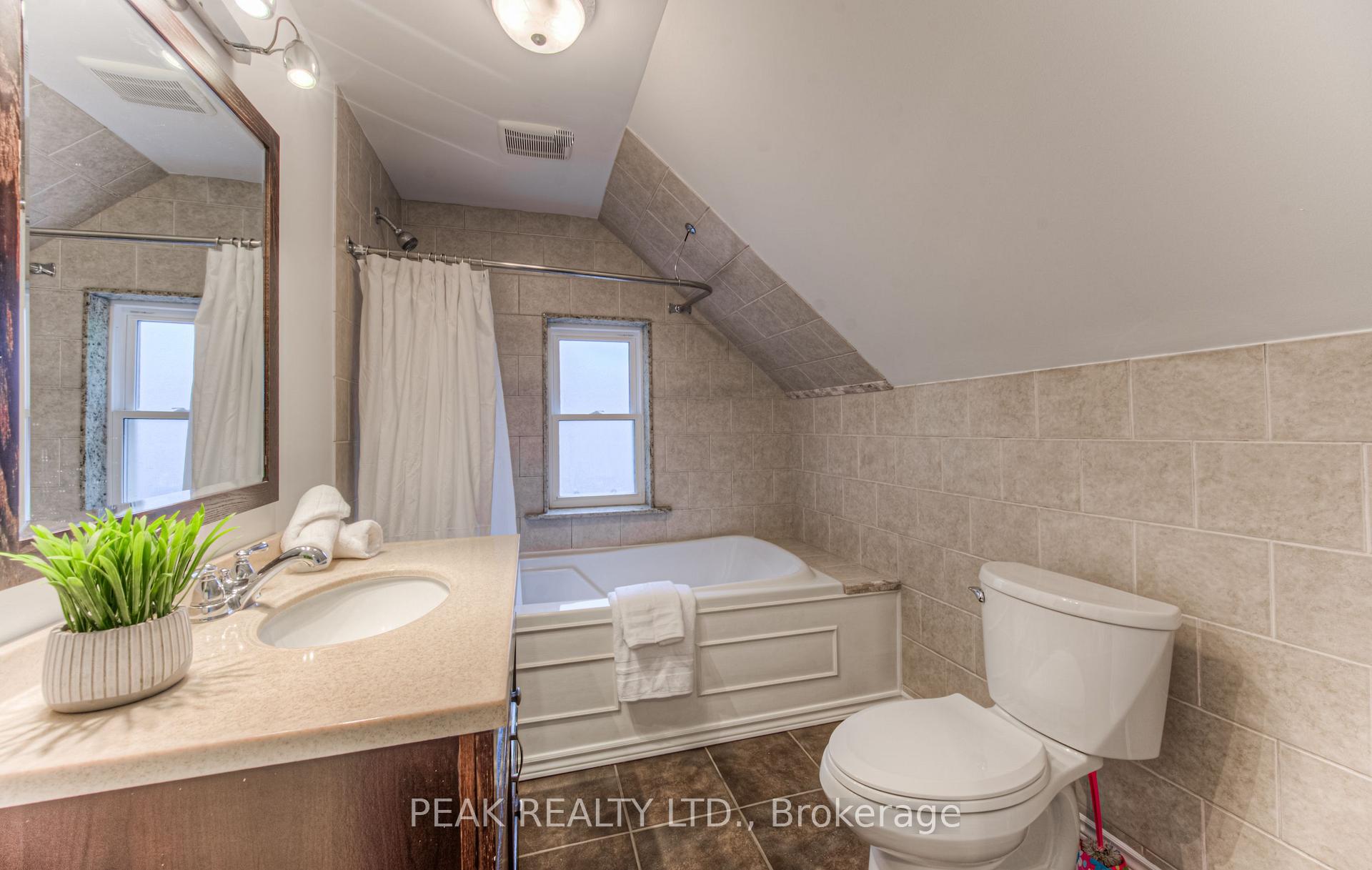 Photo 30 of 19 Ellis Avenue, Kitchener — HOMEH