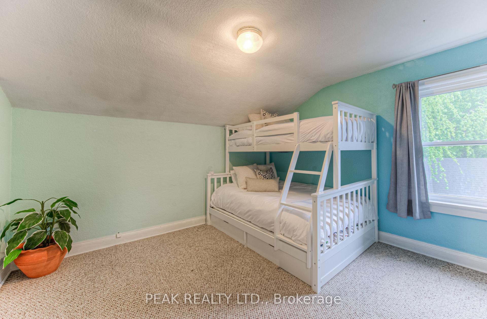 Photo 31 of 19 Ellis Avenue, Kitchener — HOMEH