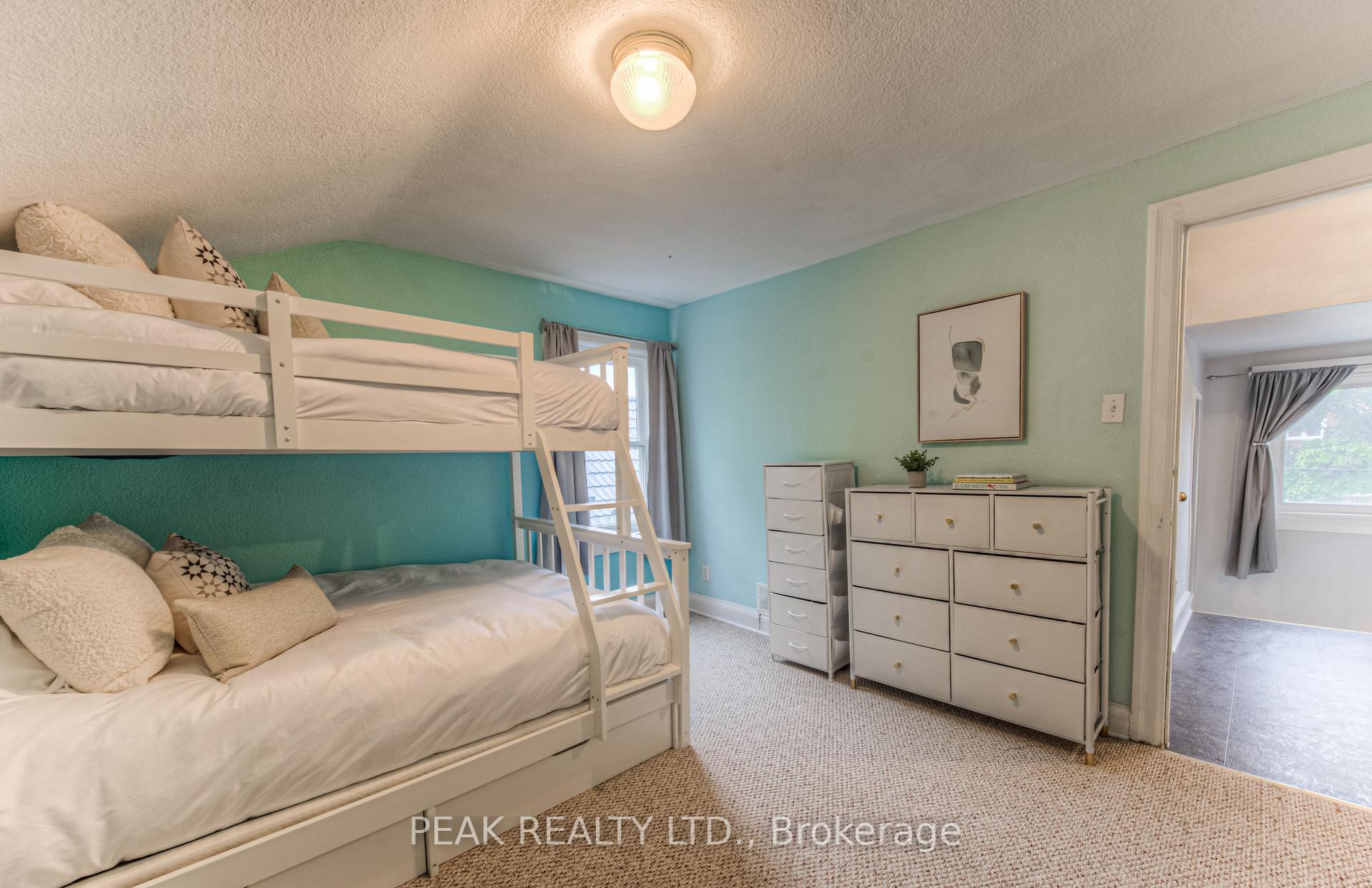 Photo 32 of 19 Ellis Avenue, Kitchener — HOMEH
