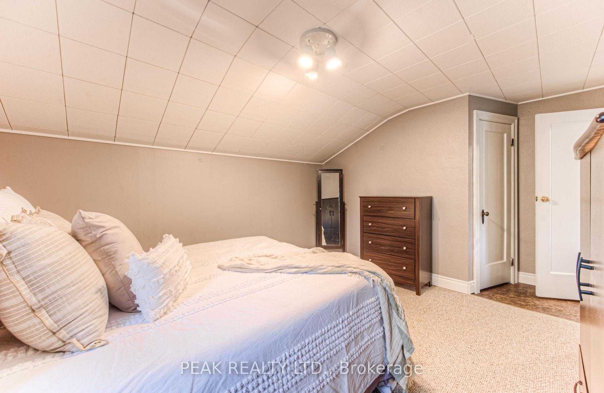 Photo 35 of 19 Ellis Avenue, Kitchener — HOMEH