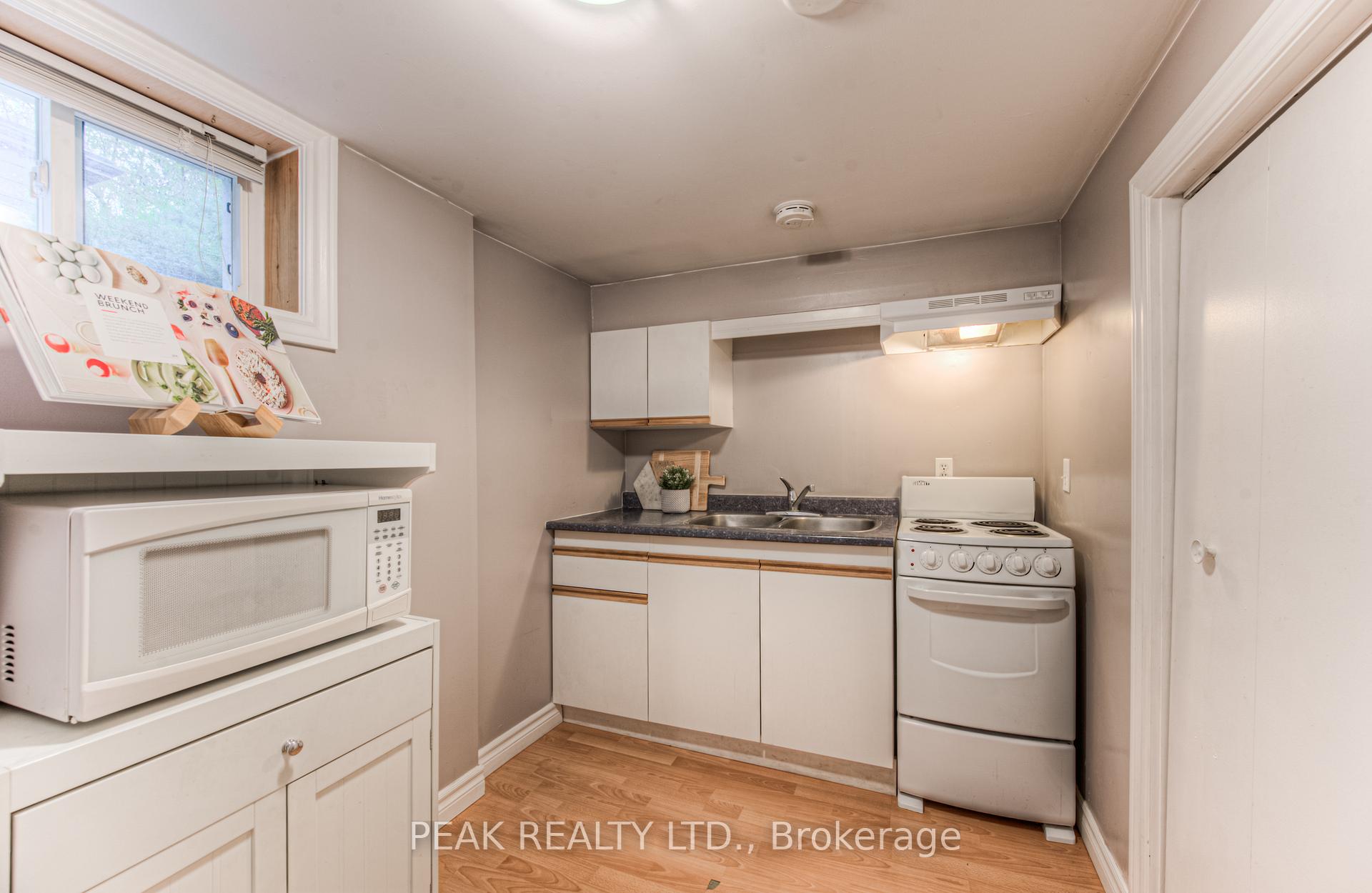 Photo 37 of 19 Ellis Avenue, Kitchener — HOMEH