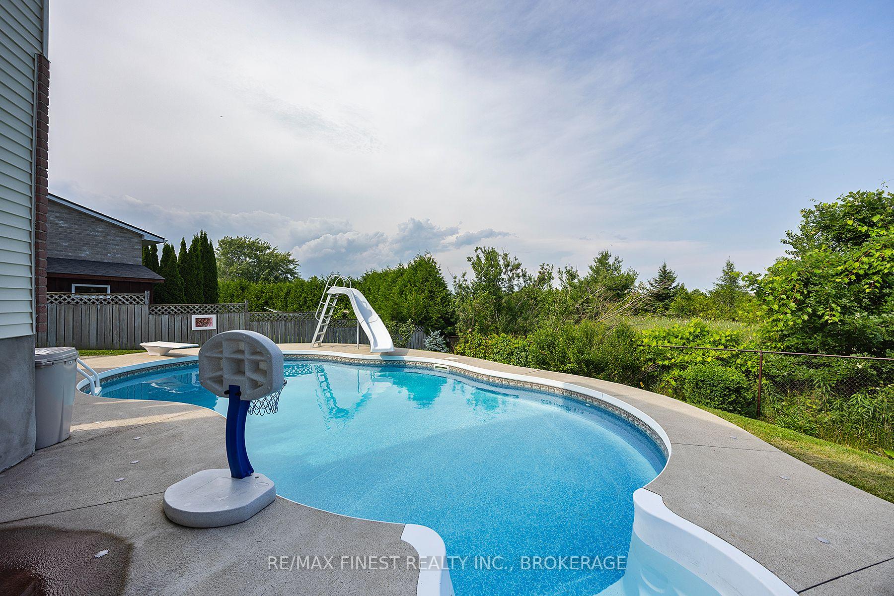 Photo 8 of 678 Summerfield Place, Kingston, East Gardiners Rd — HOMEH