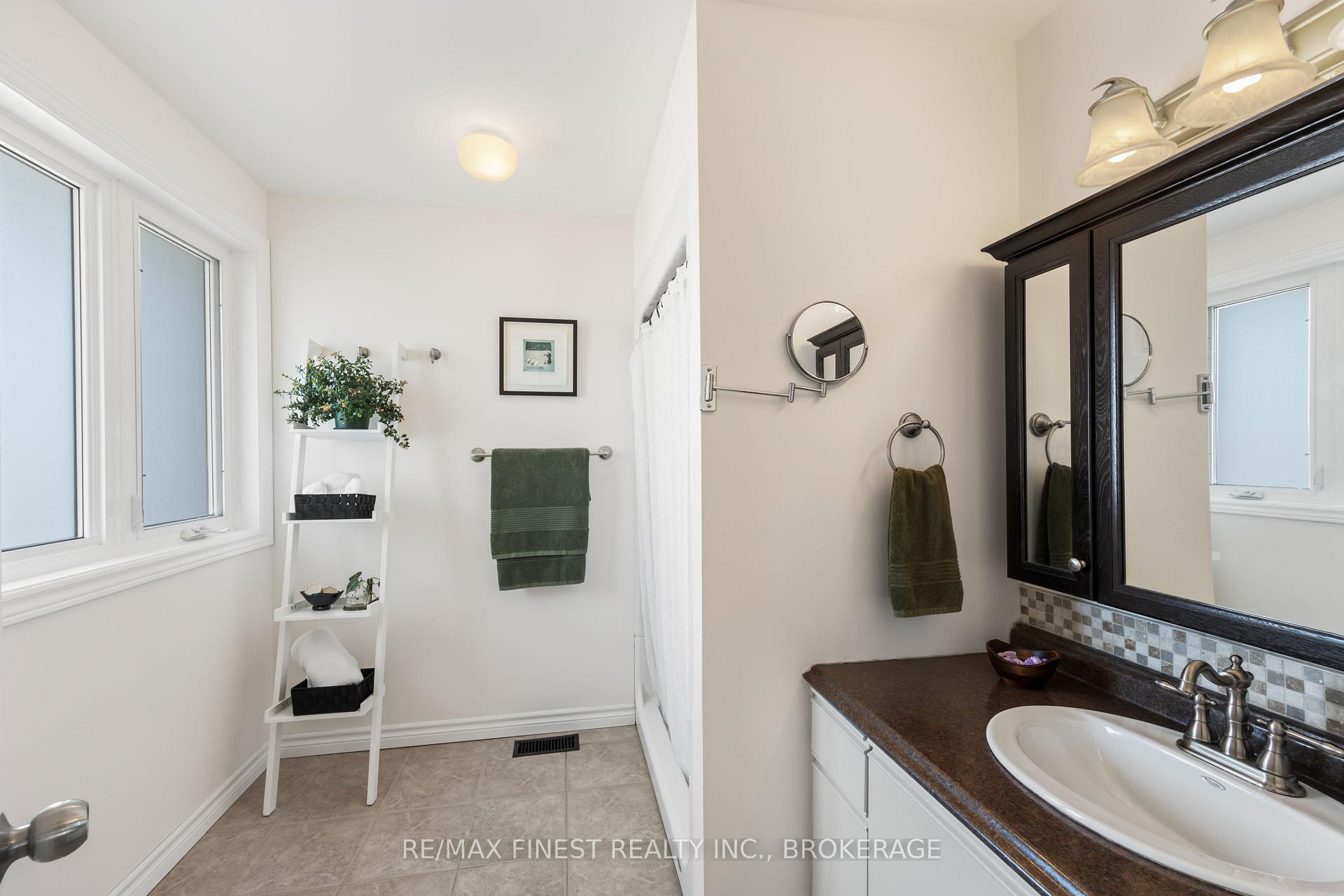 Photo 33 of 678 Summerfield Place, Kingston, East Gardiners Rd — HOMEH