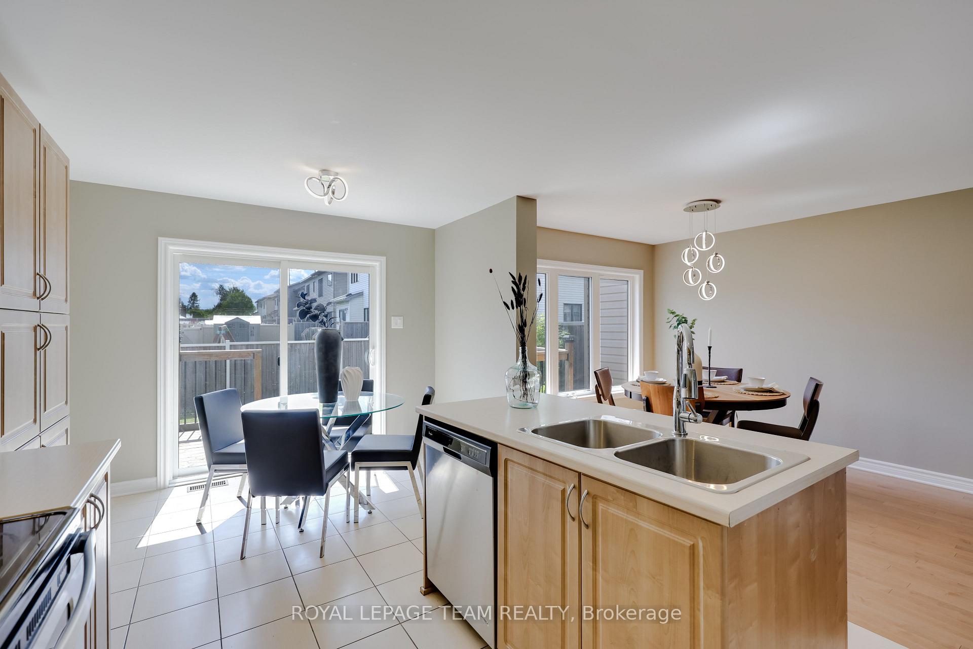 Photo 20 of 458 Brettonwood Ridge, Ottawa, Kanata - Kanata Lakes/Heritage Hills — HOMEH