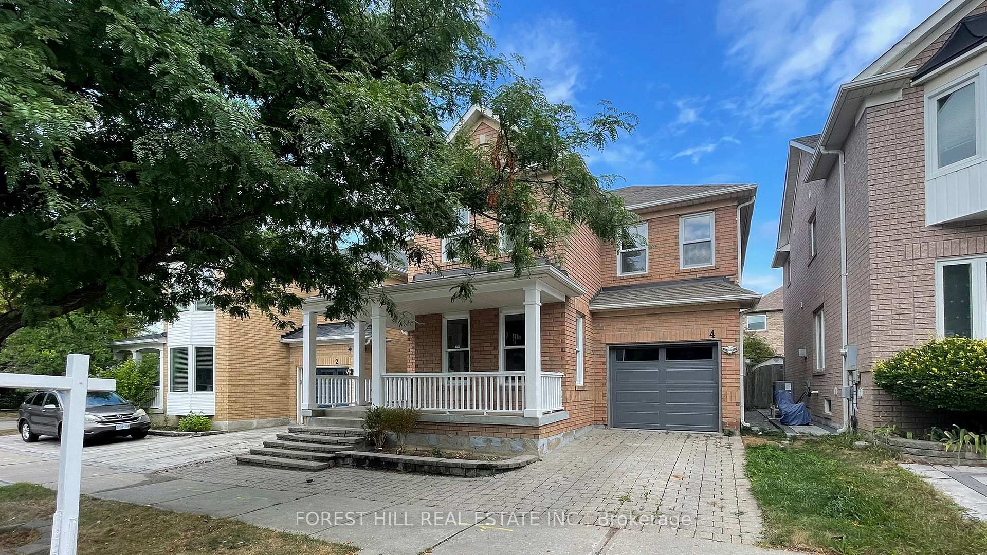 Photo 1 of 4 Lionheart Lane, Markham, Berczy — HOMEH