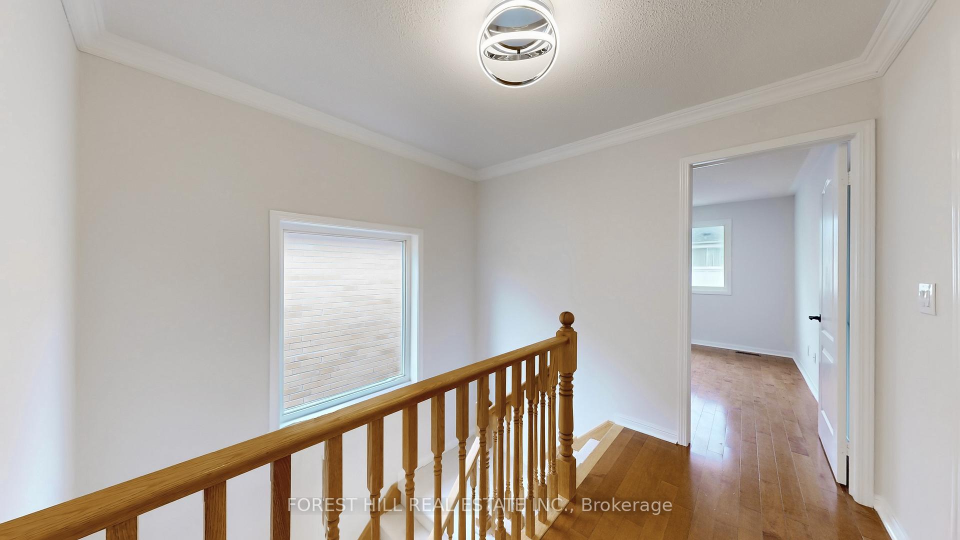 Photo 11 of 4 Lionheart Lane, Markham, Berczy — HOMEH