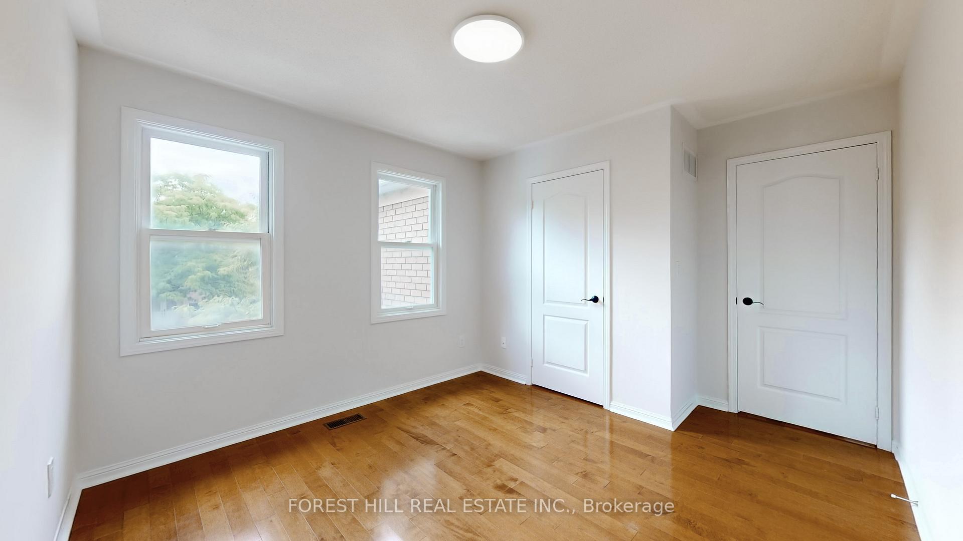 Photo 17 of 4 Lionheart Lane, Markham, Berczy — HOMEH