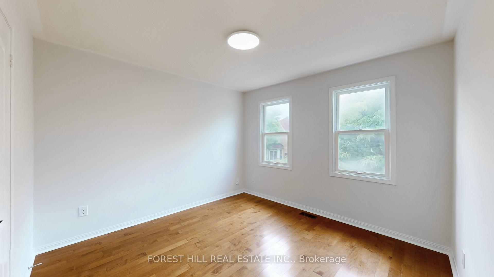 Photo 19 of 4 Lionheart Lane, Markham, Berczy — HOMEH