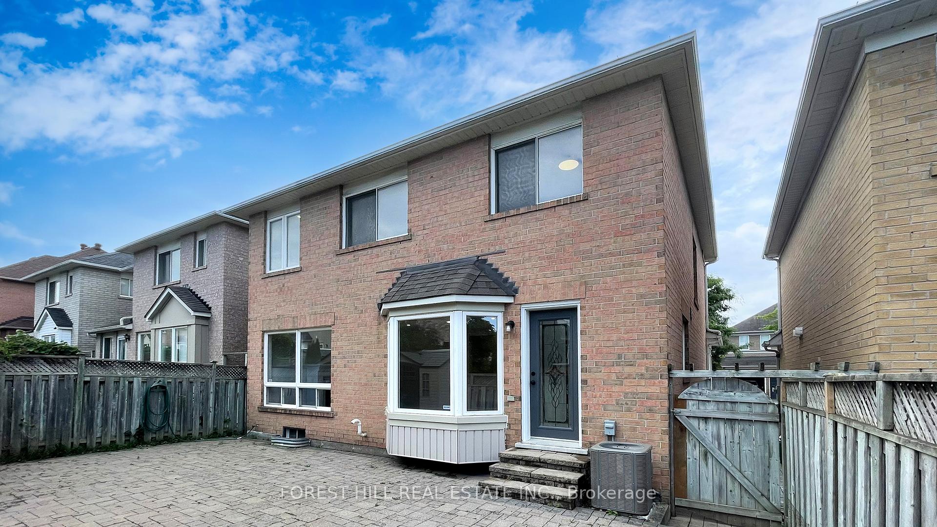Photo 27 of 4 Lionheart Lane, Markham, Berczy — HOMEH